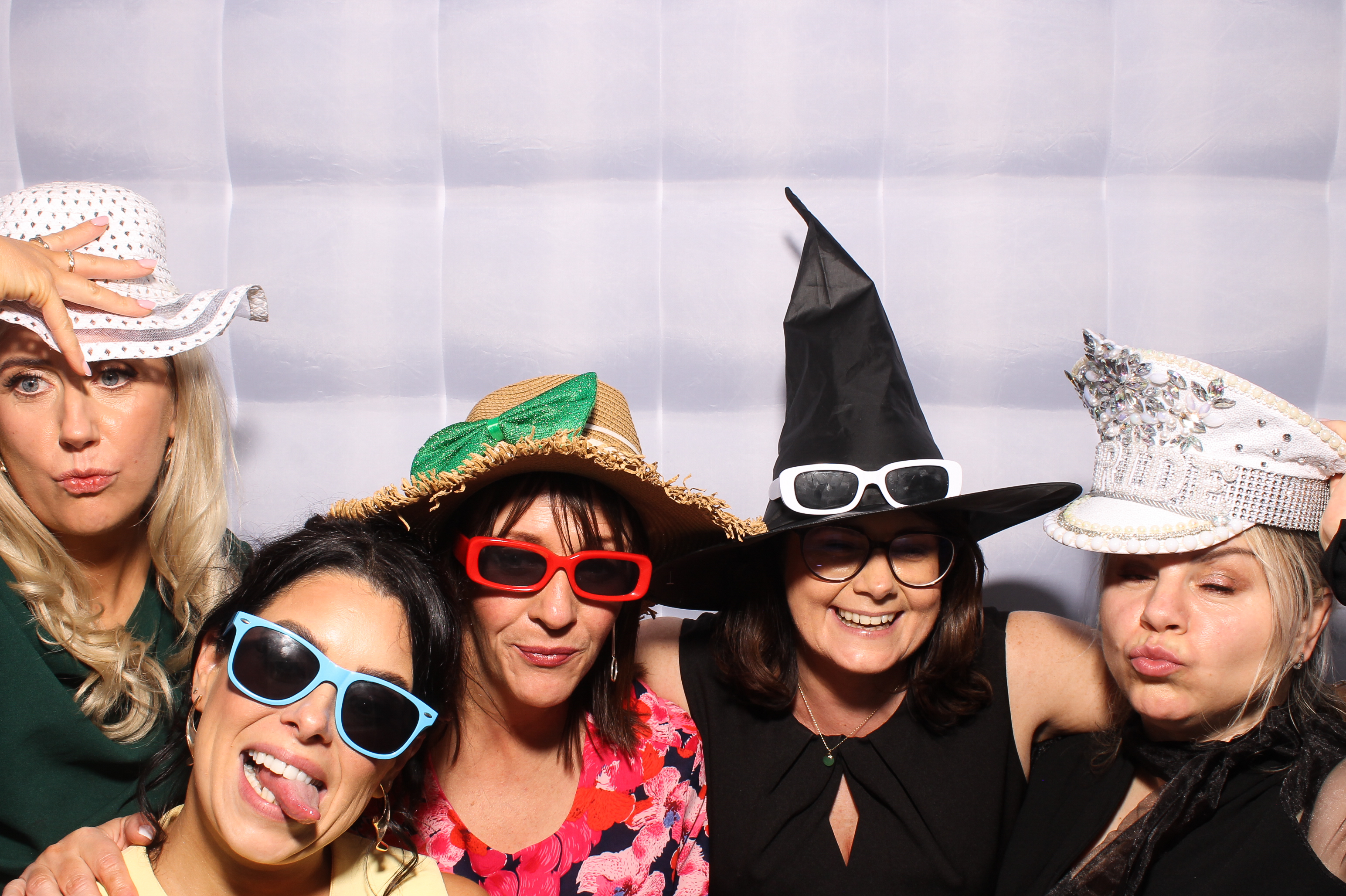 Mariah & Gary | View more photos from the event at gallery.snapmagic.ie/u/SnapMagic/Mariah-Gary