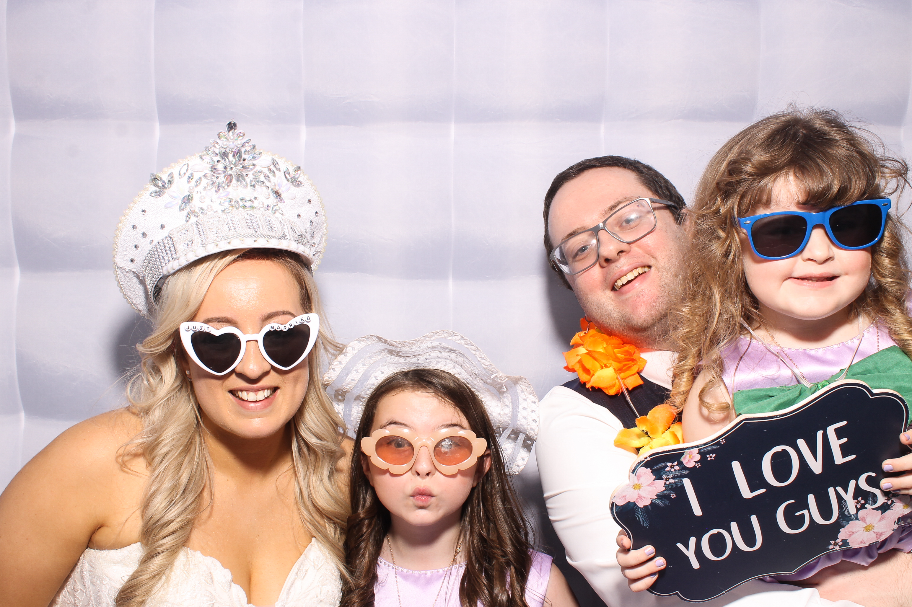 Mariah & Gary | View more photos from the event at gallery.snapmagic.ie/u/SnapMagic/Mariah-Gary