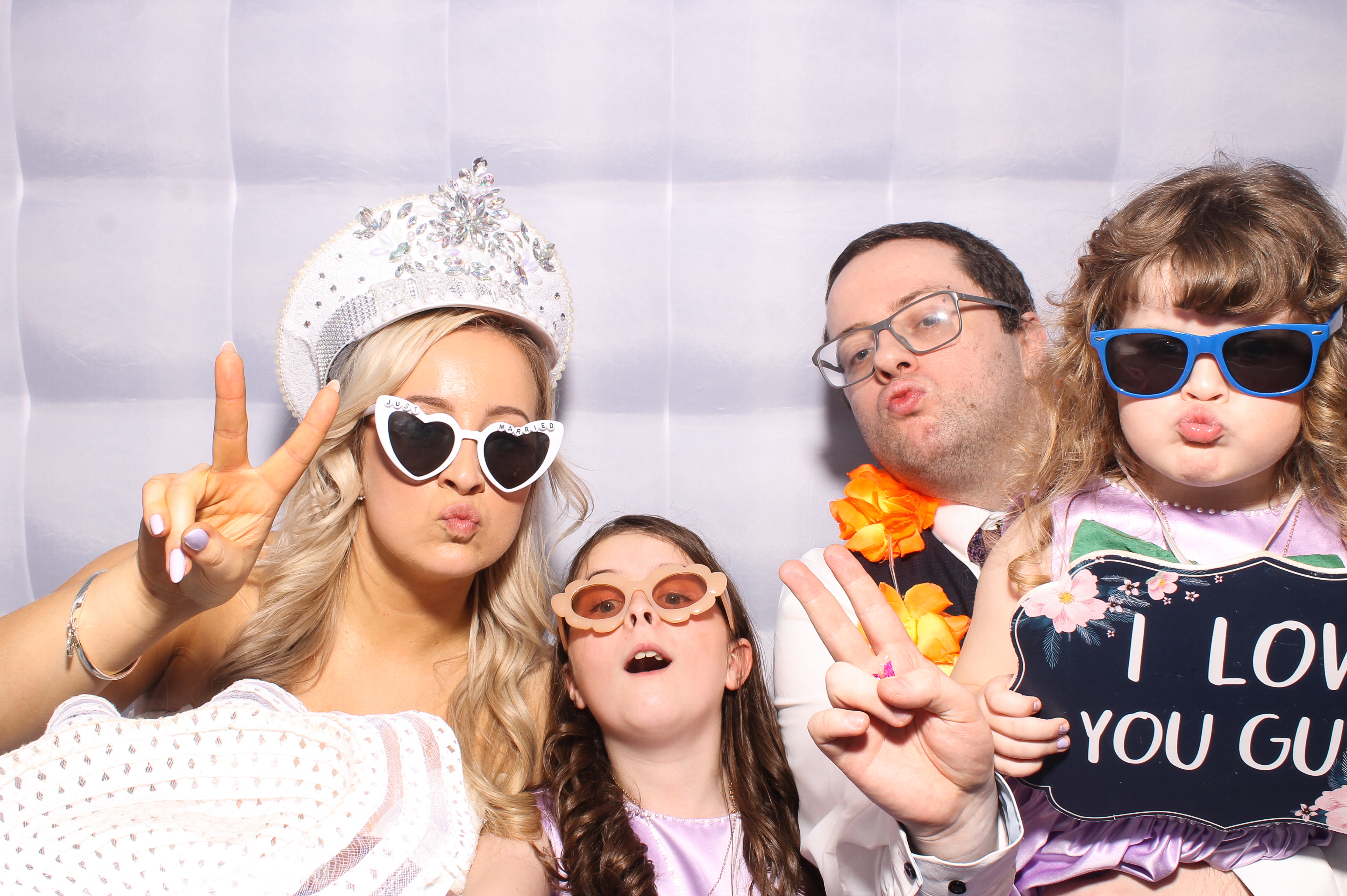 Mariah & Gary | View more photos from the event at gallery.snapmagic.ie/u/SnapMagic/Mariah-Gary