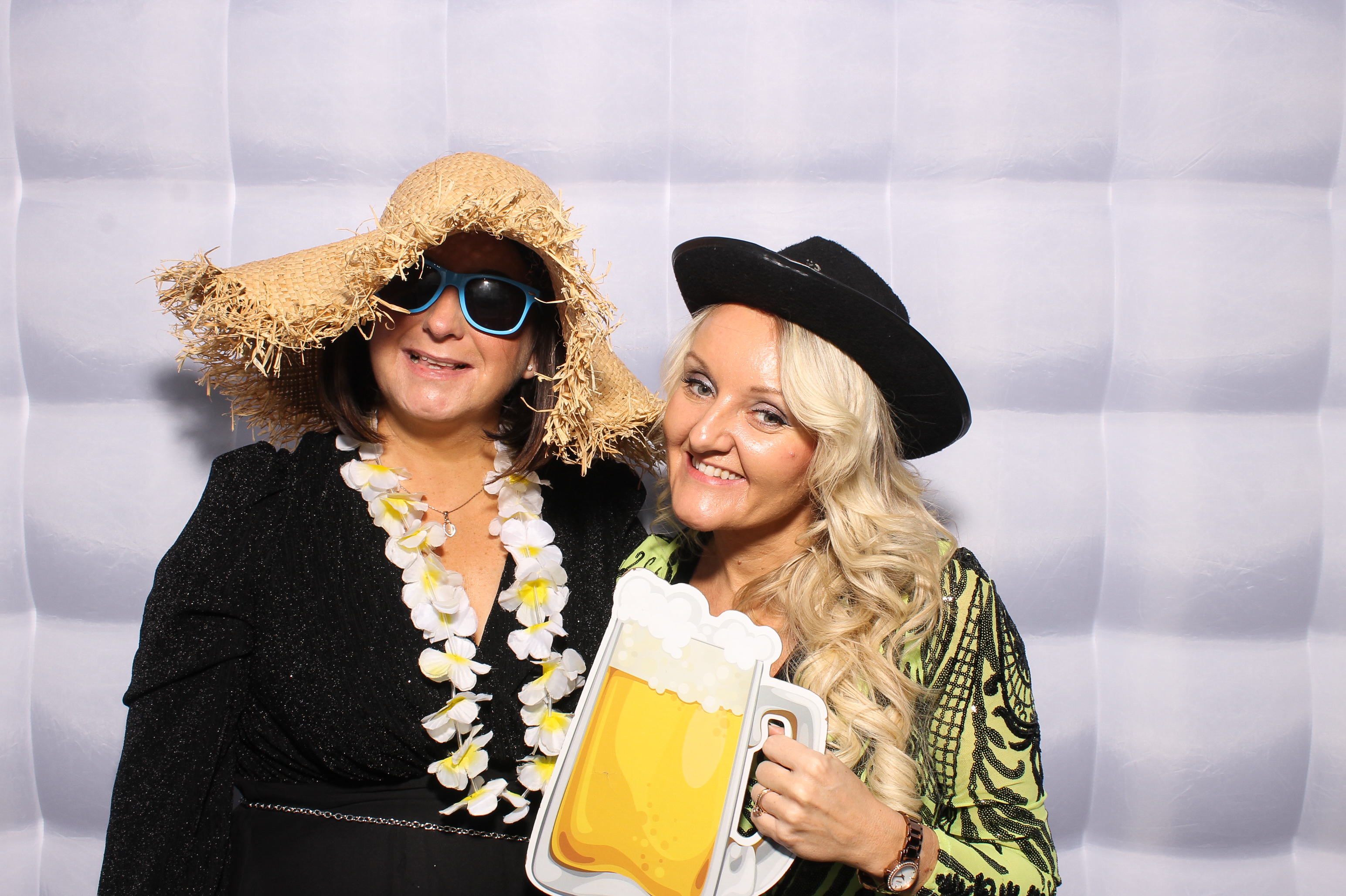 Mariah & Gary | View more photos from the event at gallery.snapmagic.ie/u/SnapMagic/Mariah-Gary