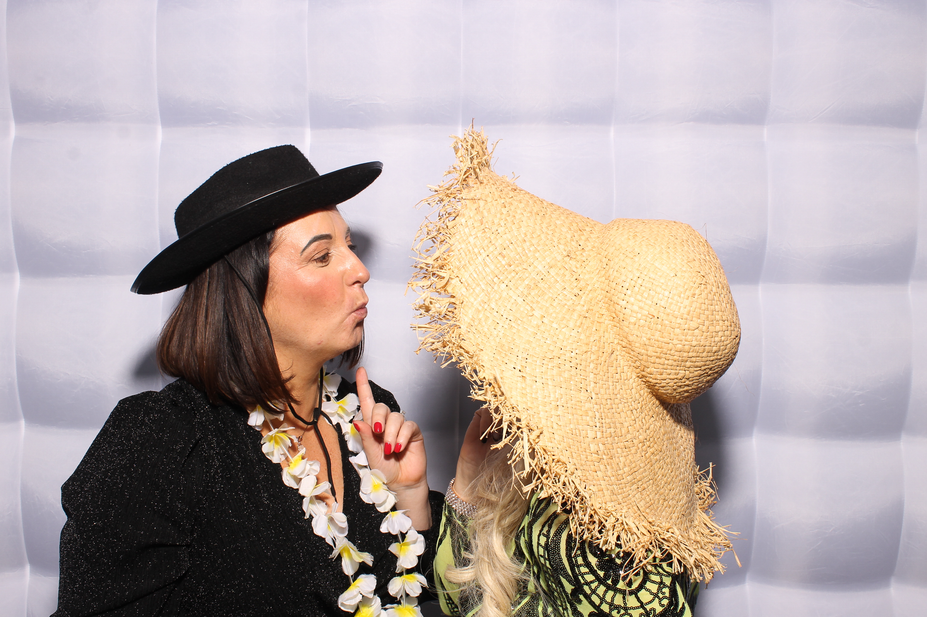 Mariah & Gary | View more photos from the event at gallery.snapmagic.ie/u/SnapMagic/Mariah-Gary