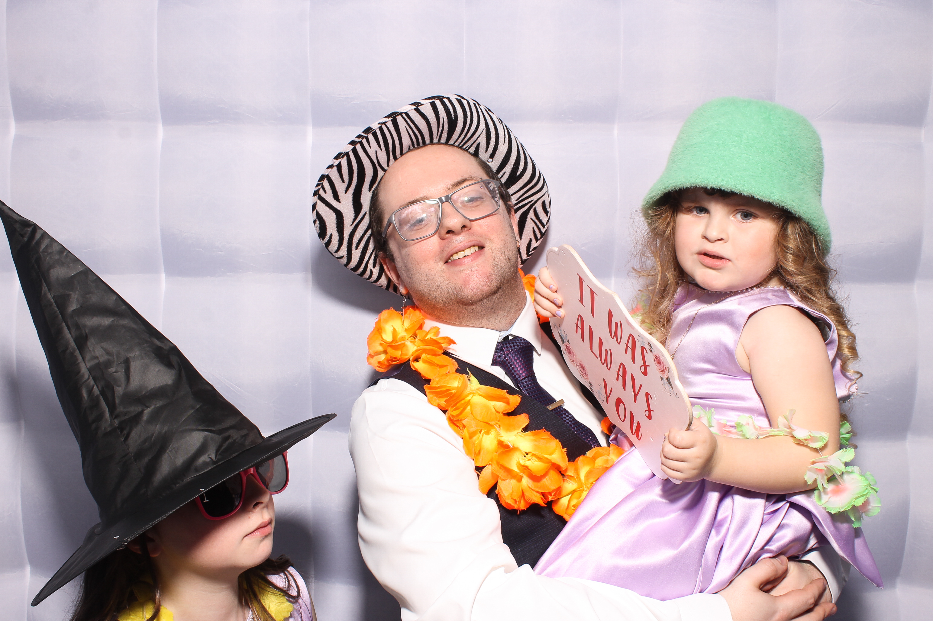 Mariah & Gary | View more photos from the event at gallery.snapmagic.ie/u/SnapMagic/Mariah-Gary