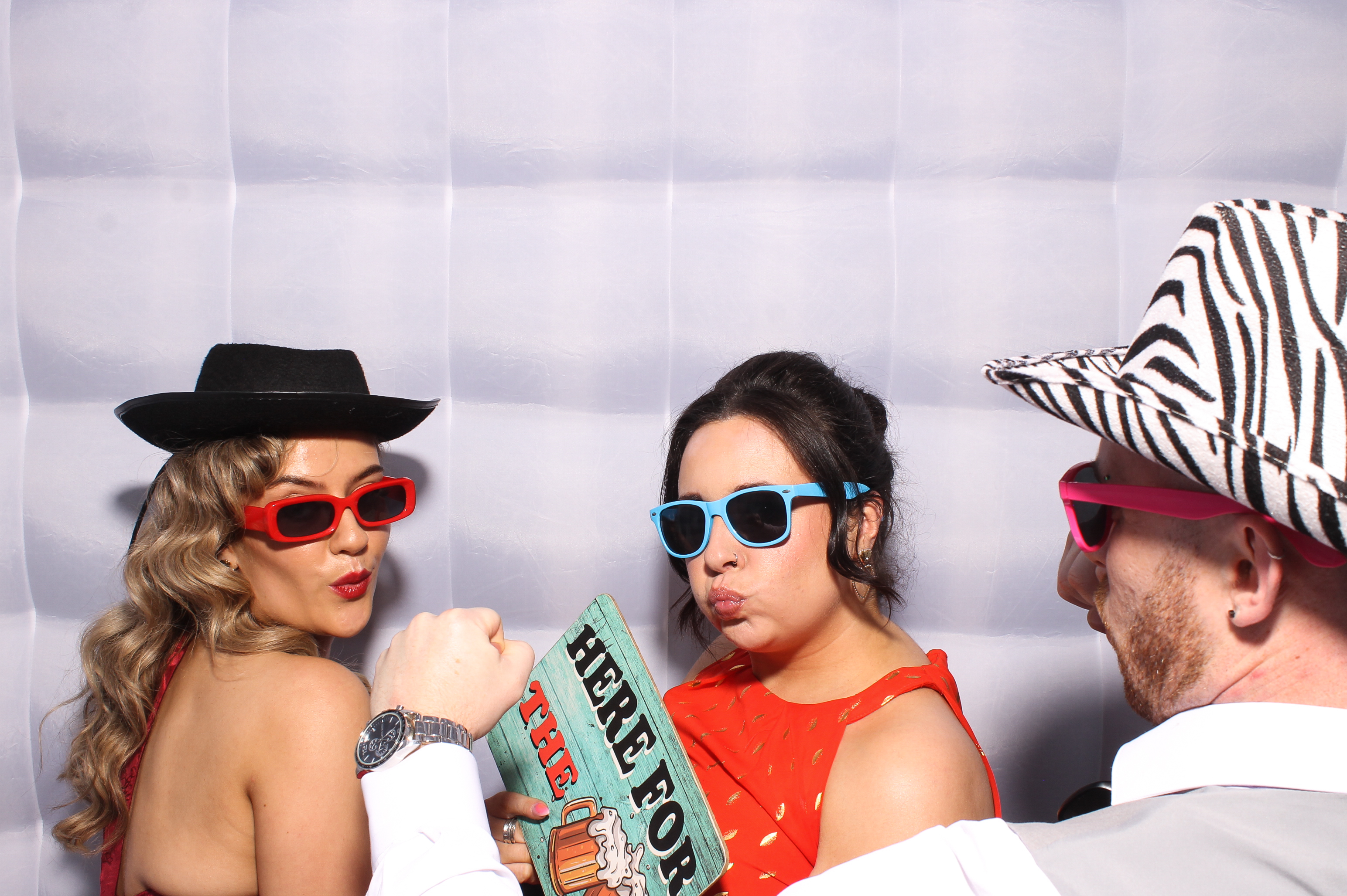 Mariah & Gary | View more photos from the event at gallery.snapmagic.ie/u/SnapMagic/Mariah-Gary