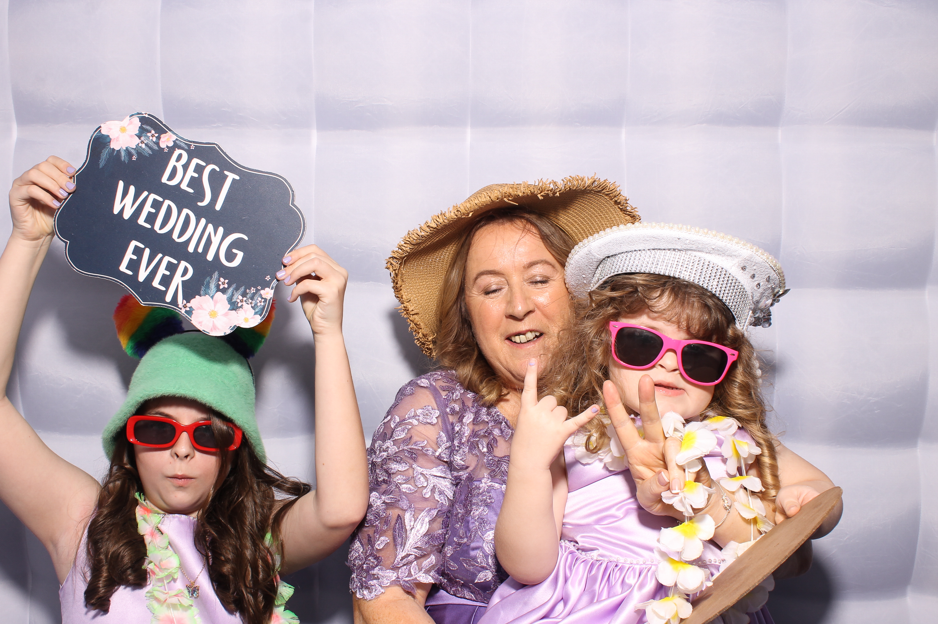 Mariah & Gary | View more photos from the event at gallery.snapmagic.ie/u/SnapMagic/Mariah-Gary