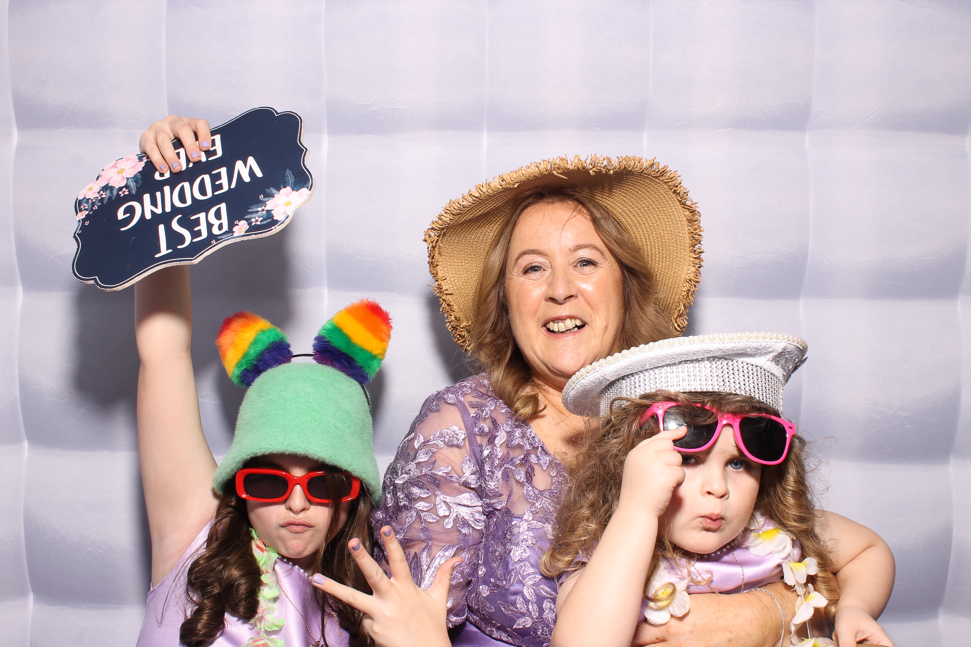 Mariah & Gary | View more photos from the event at gallery.snapmagic.ie/u/SnapMagic/Mariah-Gary