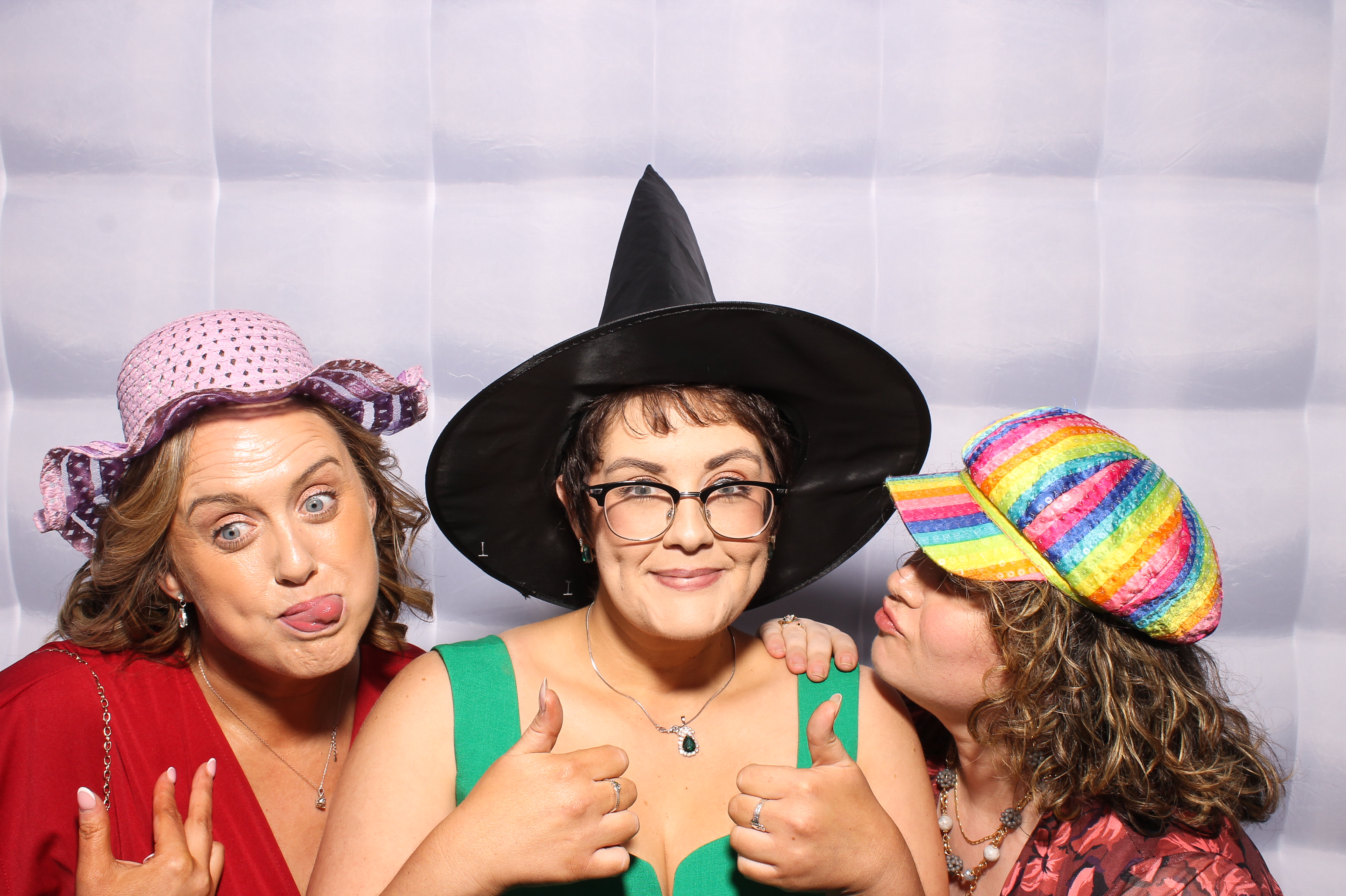 Mariah & Gary | View more photos from the event at gallery.snapmagic.ie/u/SnapMagic/Mariah-Gary