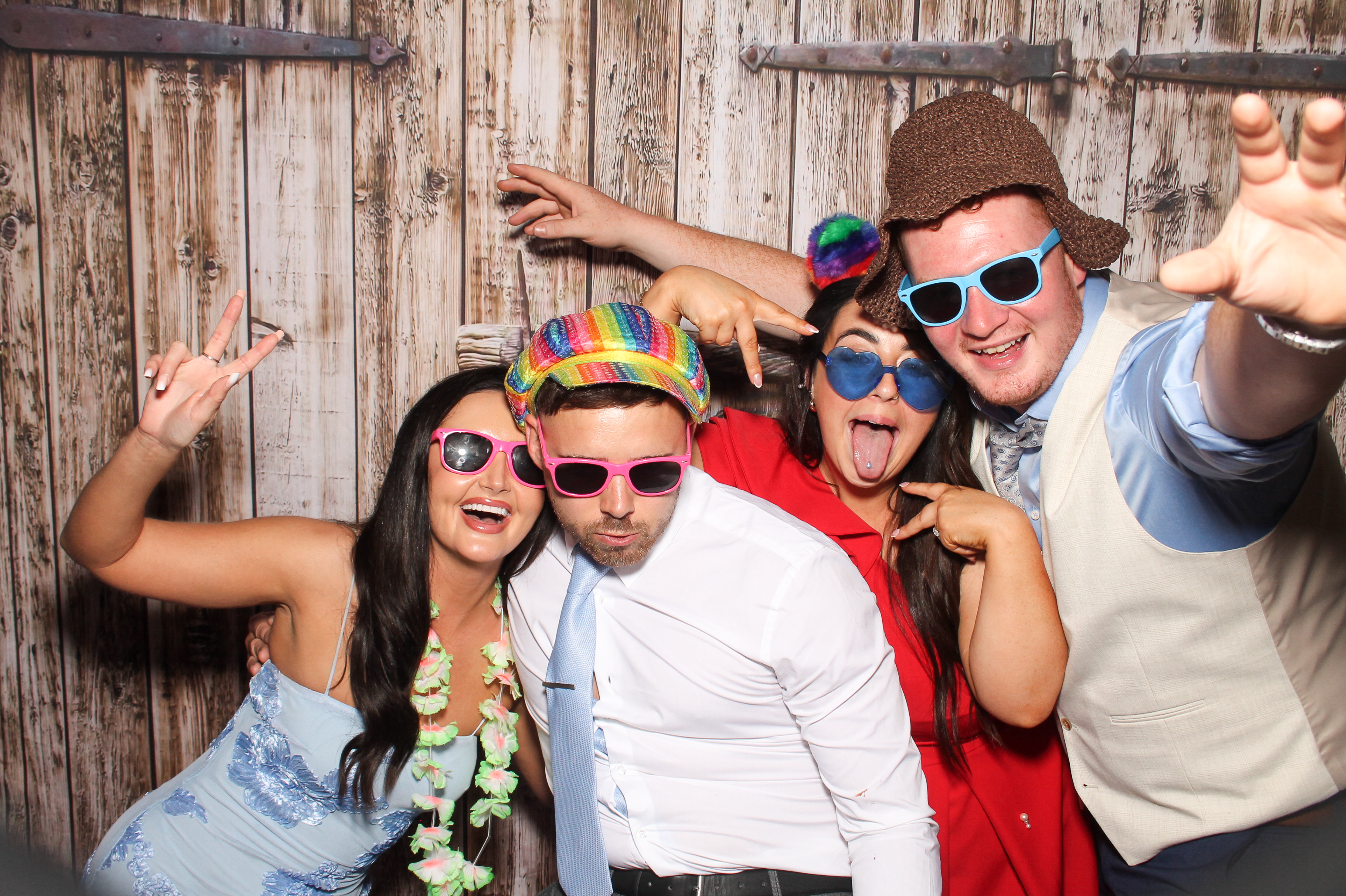 Naomi & Cian | View more photos from the event at gallery.snapmagic.ie/u/SnapMagic/Naomi-Cian