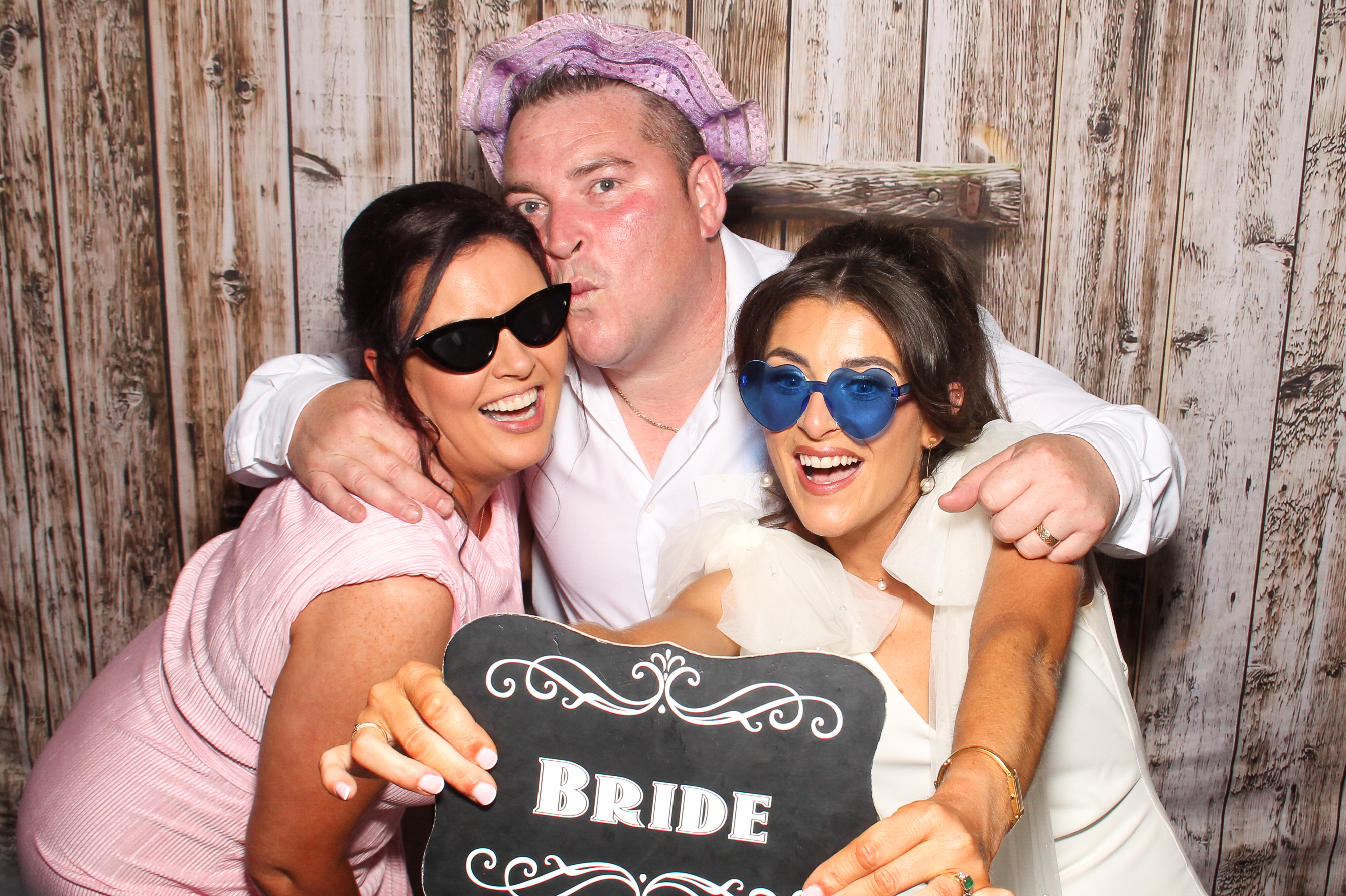 Naomi & Cian | View more photos from the event at gallery.snapmagic.ie/u/SnapMagic/Naomi-Cian