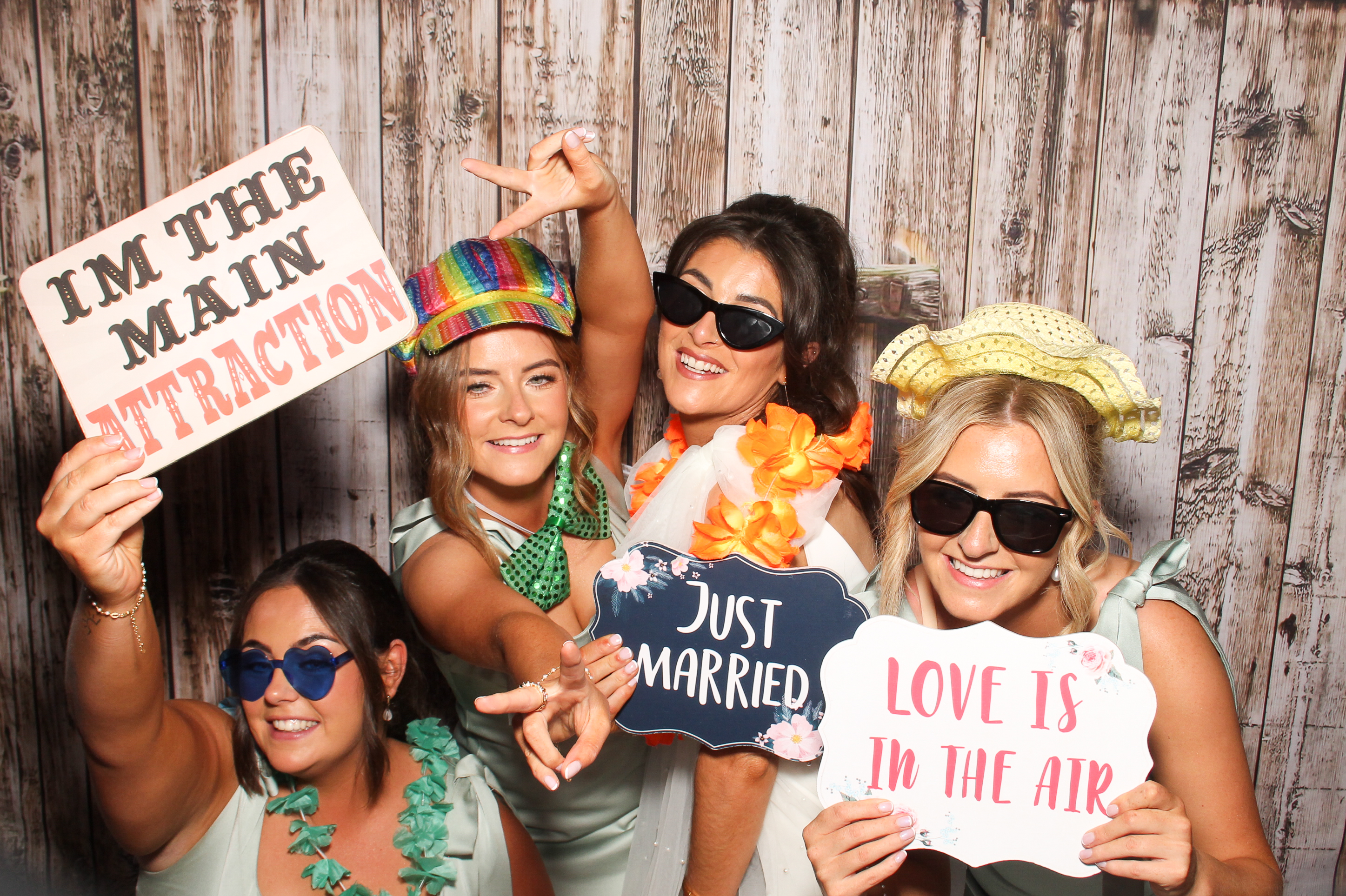 Naomi & Cian | View more photos from the event at gallery.snapmagic.ie/u/SnapMagic/Naomi-Cian