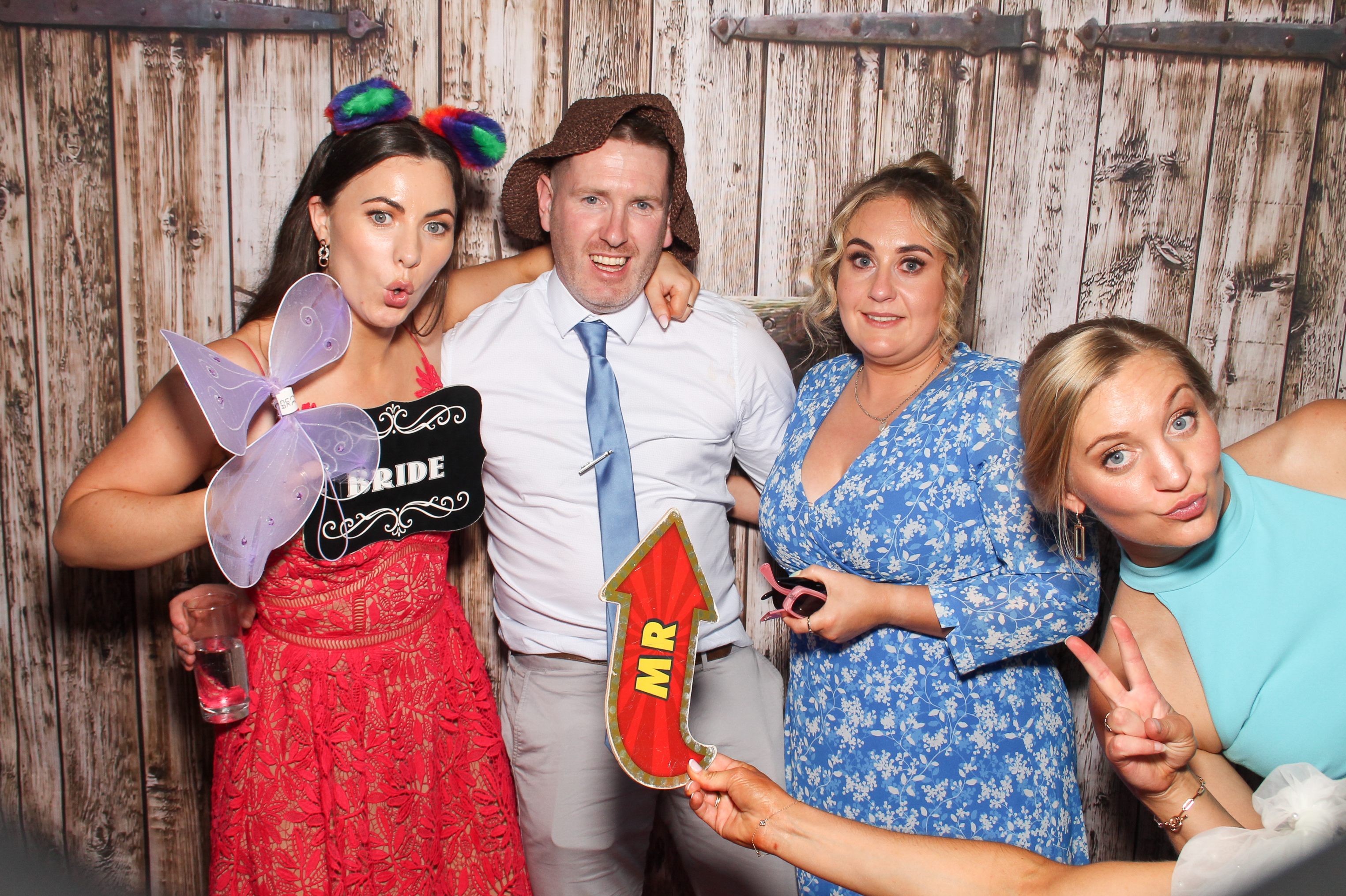 Naomi & Cian | View more photos from the event at gallery.snapmagic.ie/u/SnapMagic/Naomi-Cian