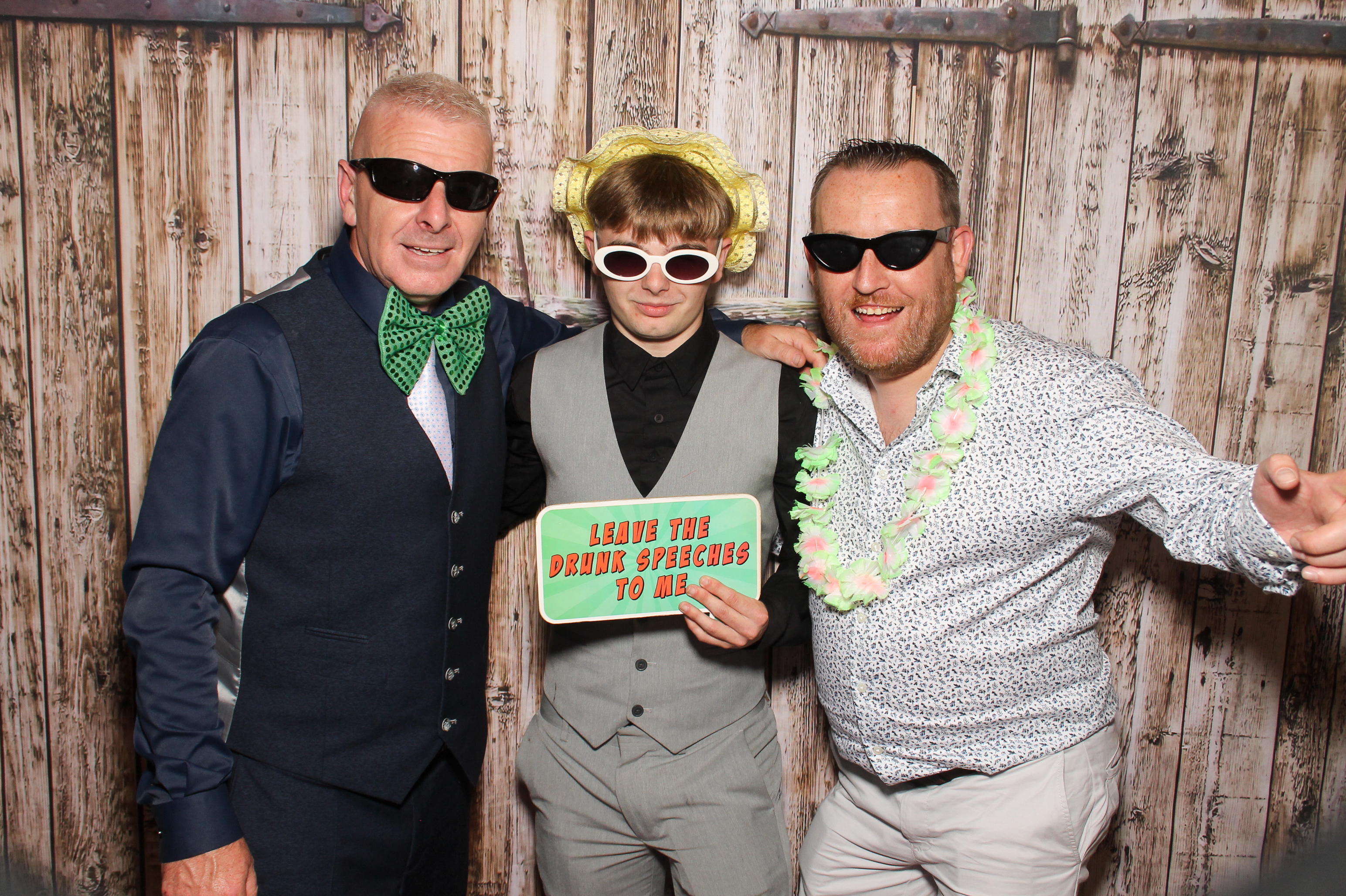 Naomi & Cian | View more photos from the event at gallery.snapmagic.ie/u/SnapMagic/Naomi-Cian