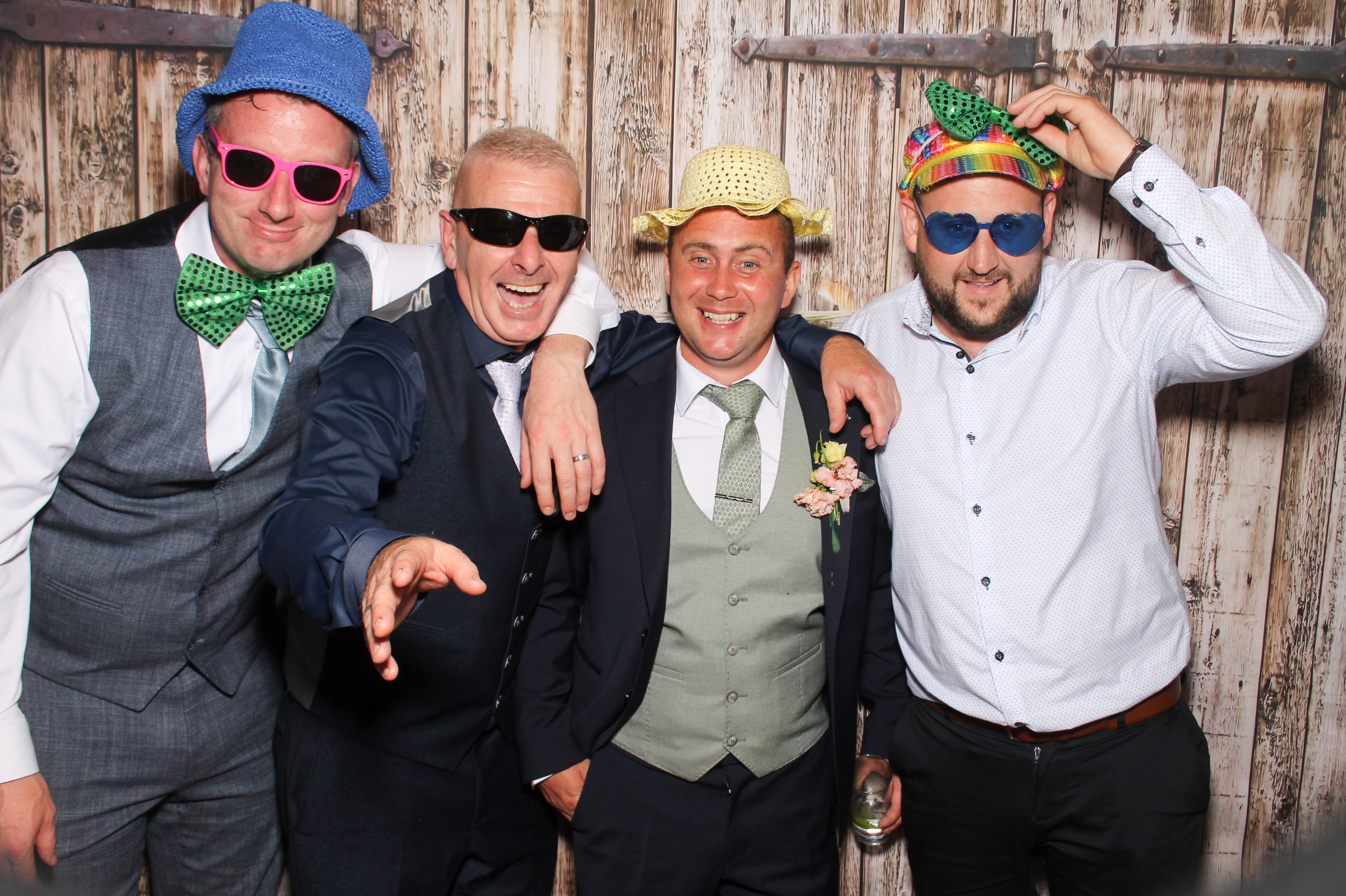 Naomi & Cian | View more photos from the event at gallery.snapmagic.ie/u/SnapMagic/Naomi-Cian