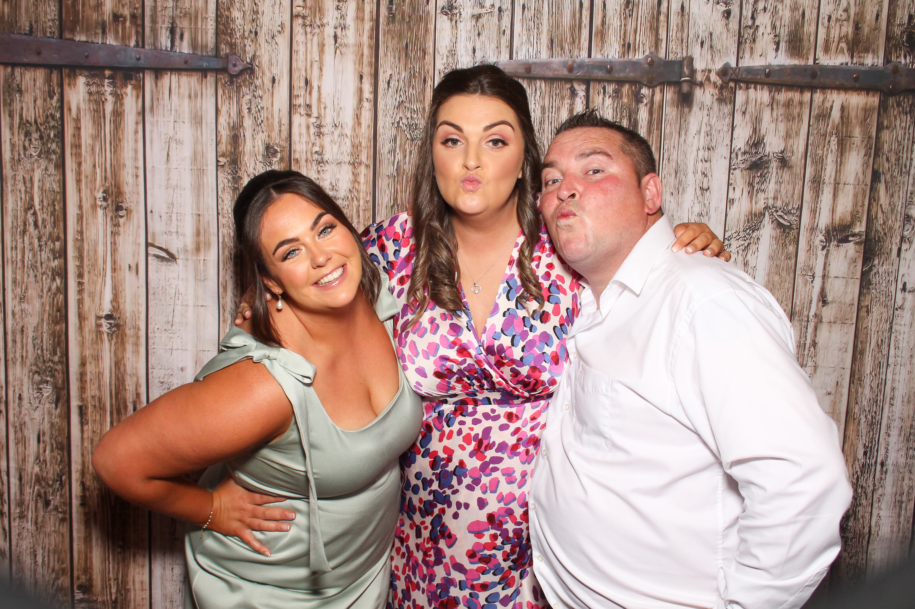 Naomi & Cian | View more photos from the event at gallery.snapmagic.ie/u/SnapMagic/Naomi-Cian