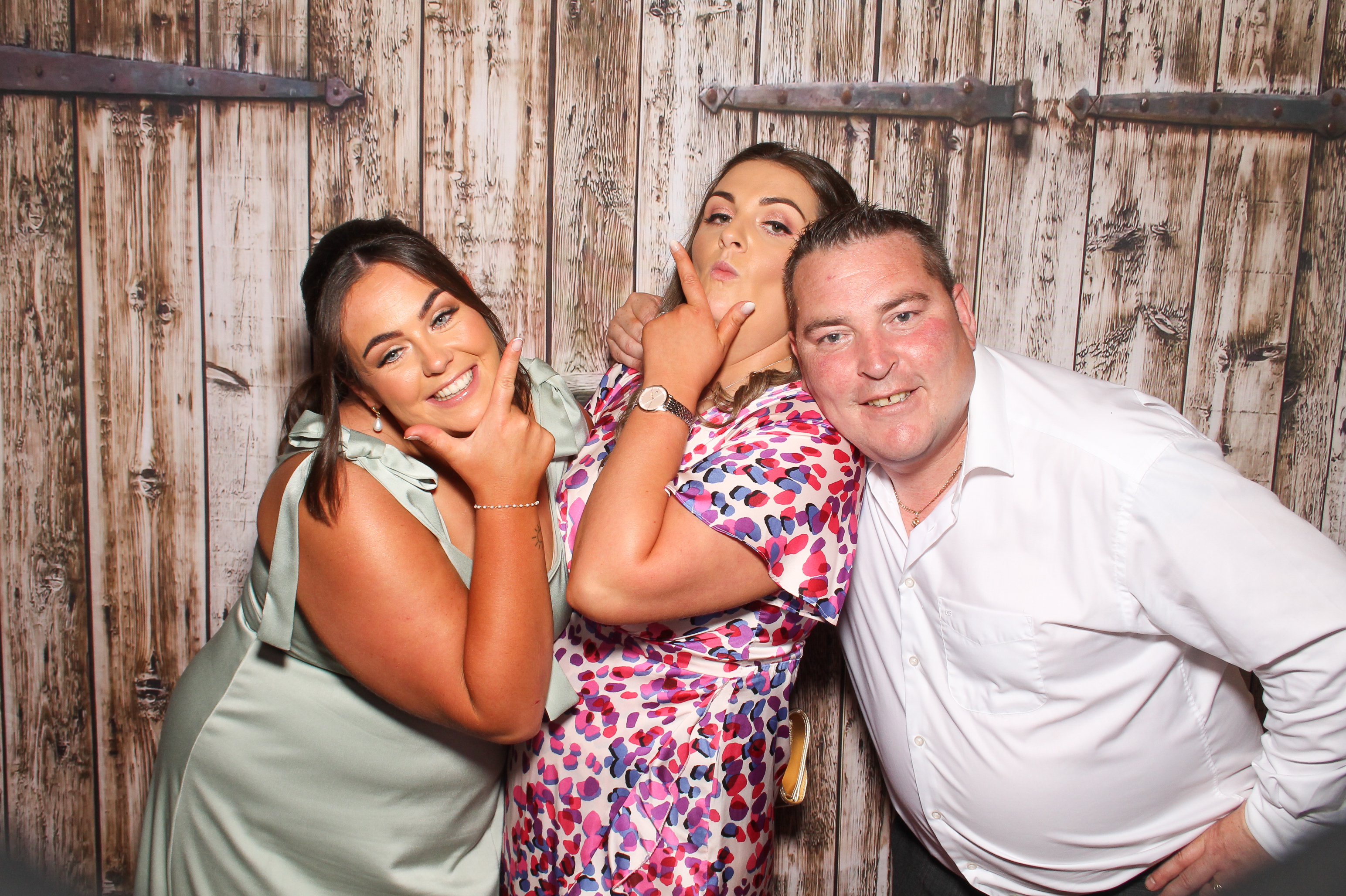 Naomi & Cian | View more photos from the event at gallery.snapmagic.ie/u/SnapMagic/Naomi-Cian