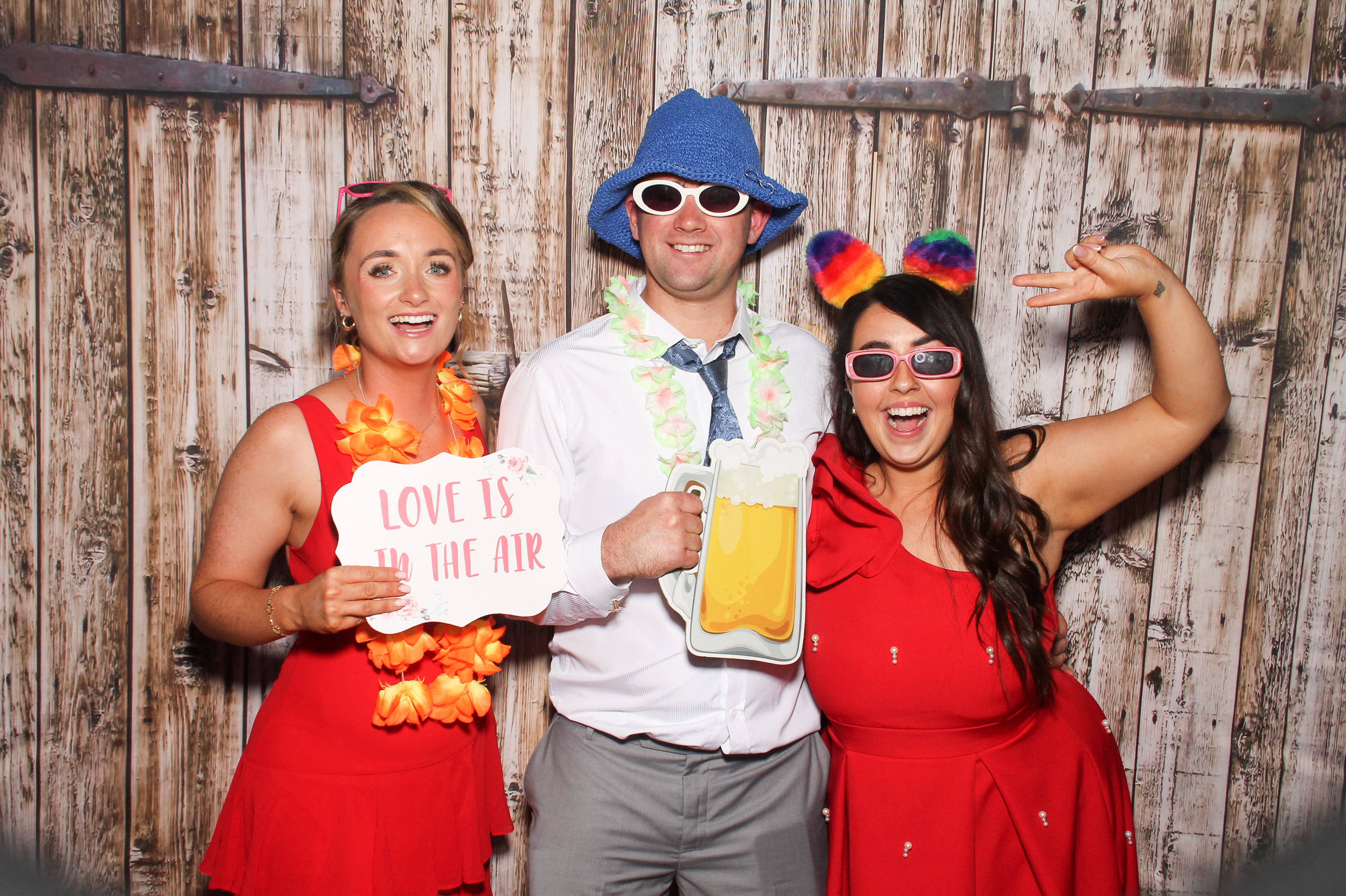 Naomi & Cian | View more photos from the event at gallery.snapmagic.ie/u/SnapMagic/Naomi-Cian