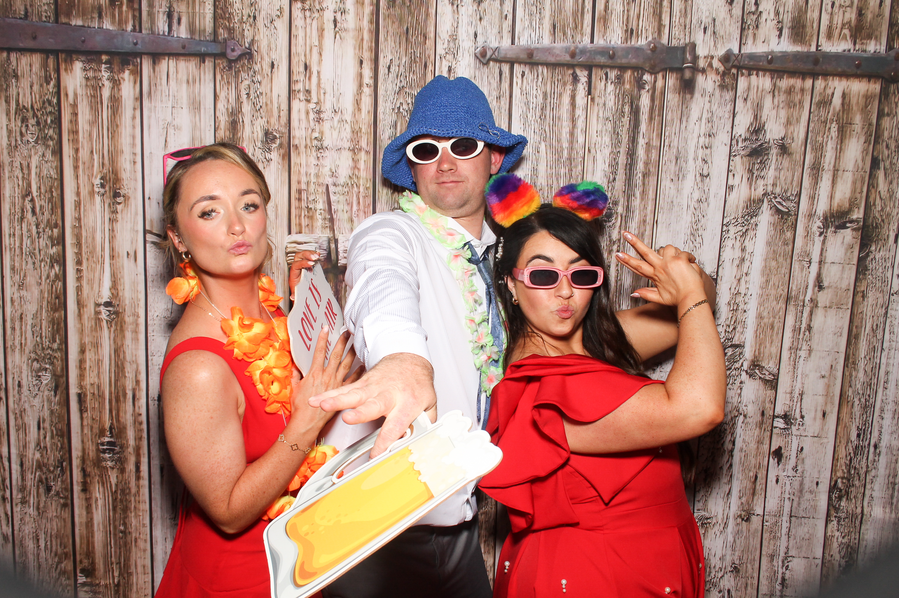 Naomi & Cian | View more photos from the event at gallery.snapmagic.ie/u/SnapMagic/Naomi-Cian