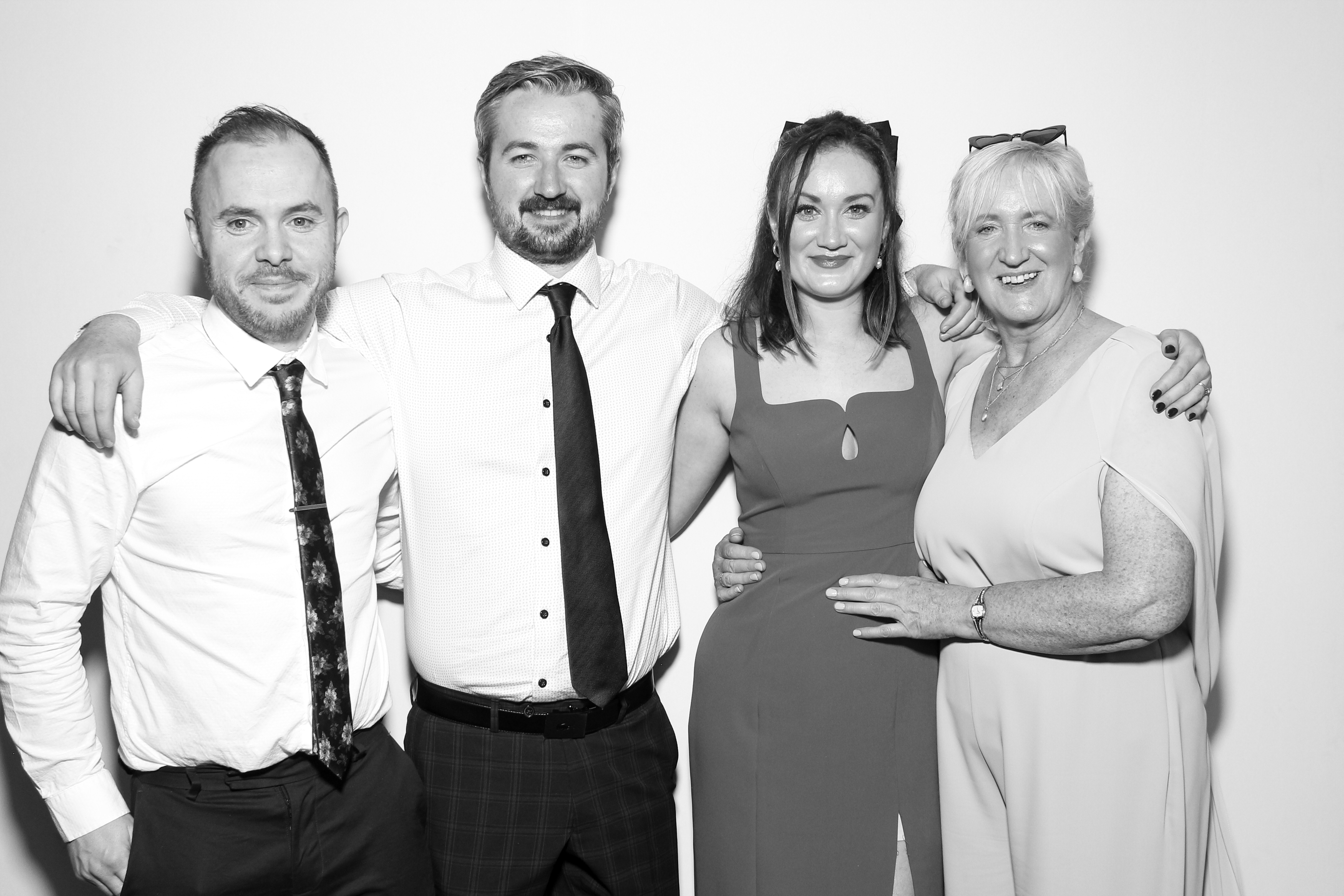 Nicola & Gary | View more photos from the event at gallery.snapmagic.ie/u/SnapMagic/Nicola-Gary