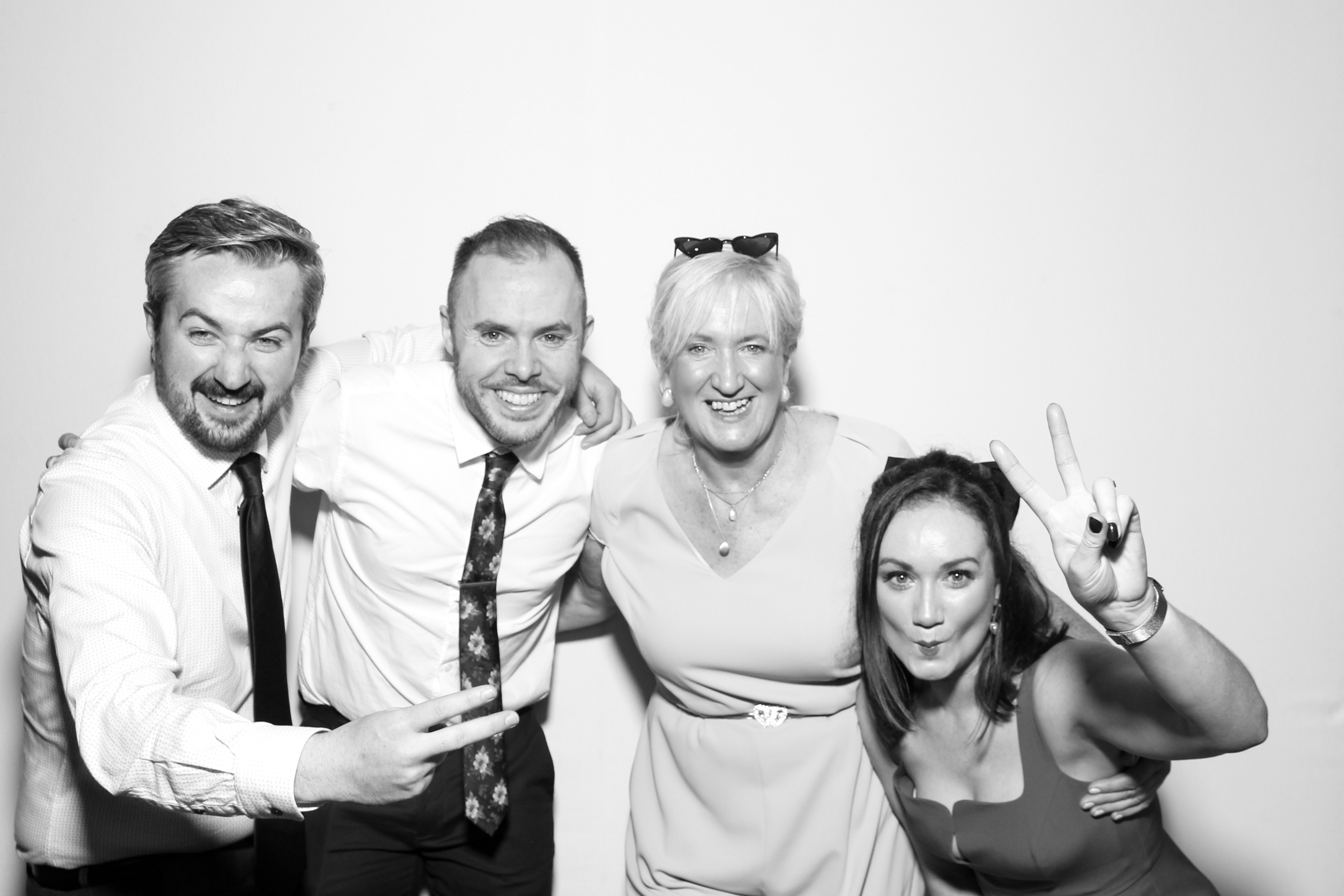 Nicola & Gary | View more photos from the event at gallery.snapmagic.ie/u/SnapMagic/Nicola-Gary