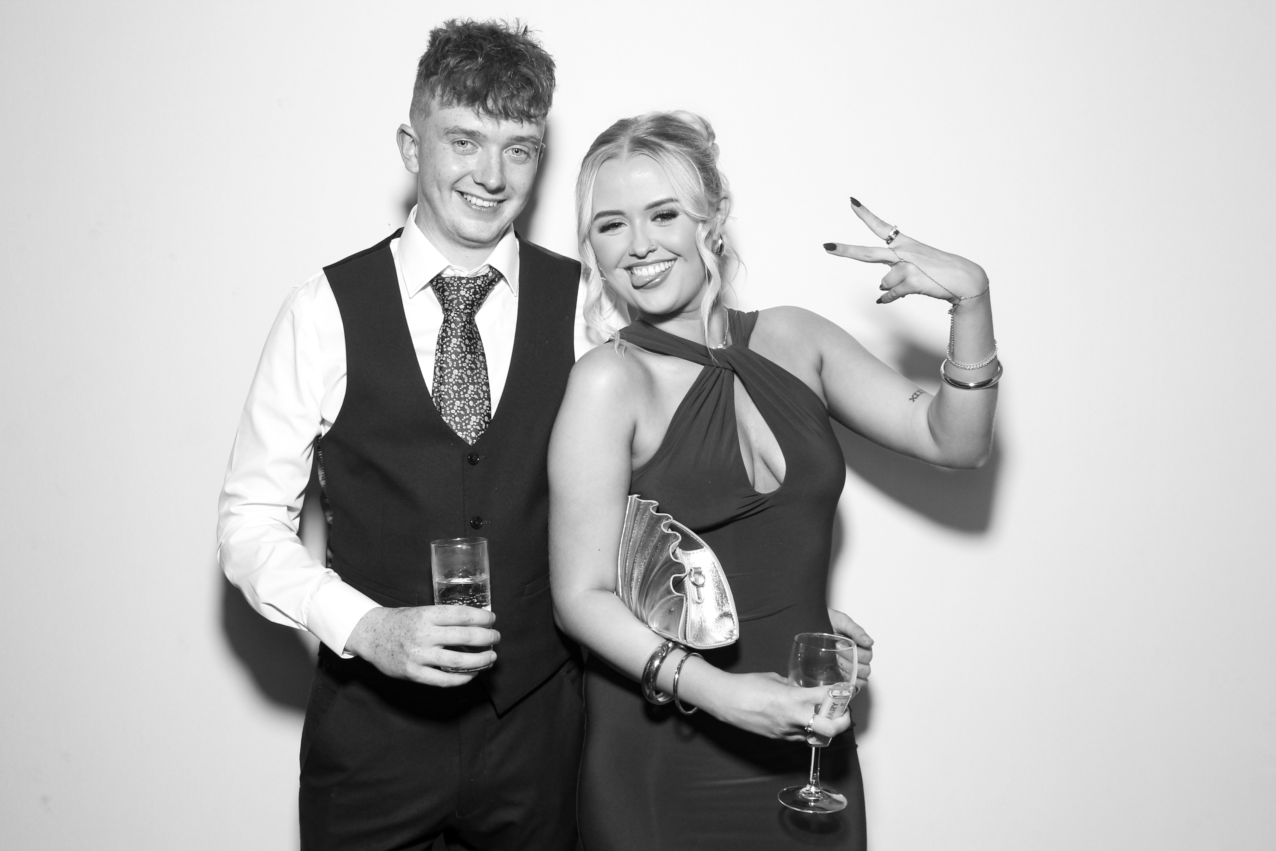 Nicola & Gary | View more photos from the event at gallery.snapmagic.ie/u/SnapMagic/Nicola-Gary