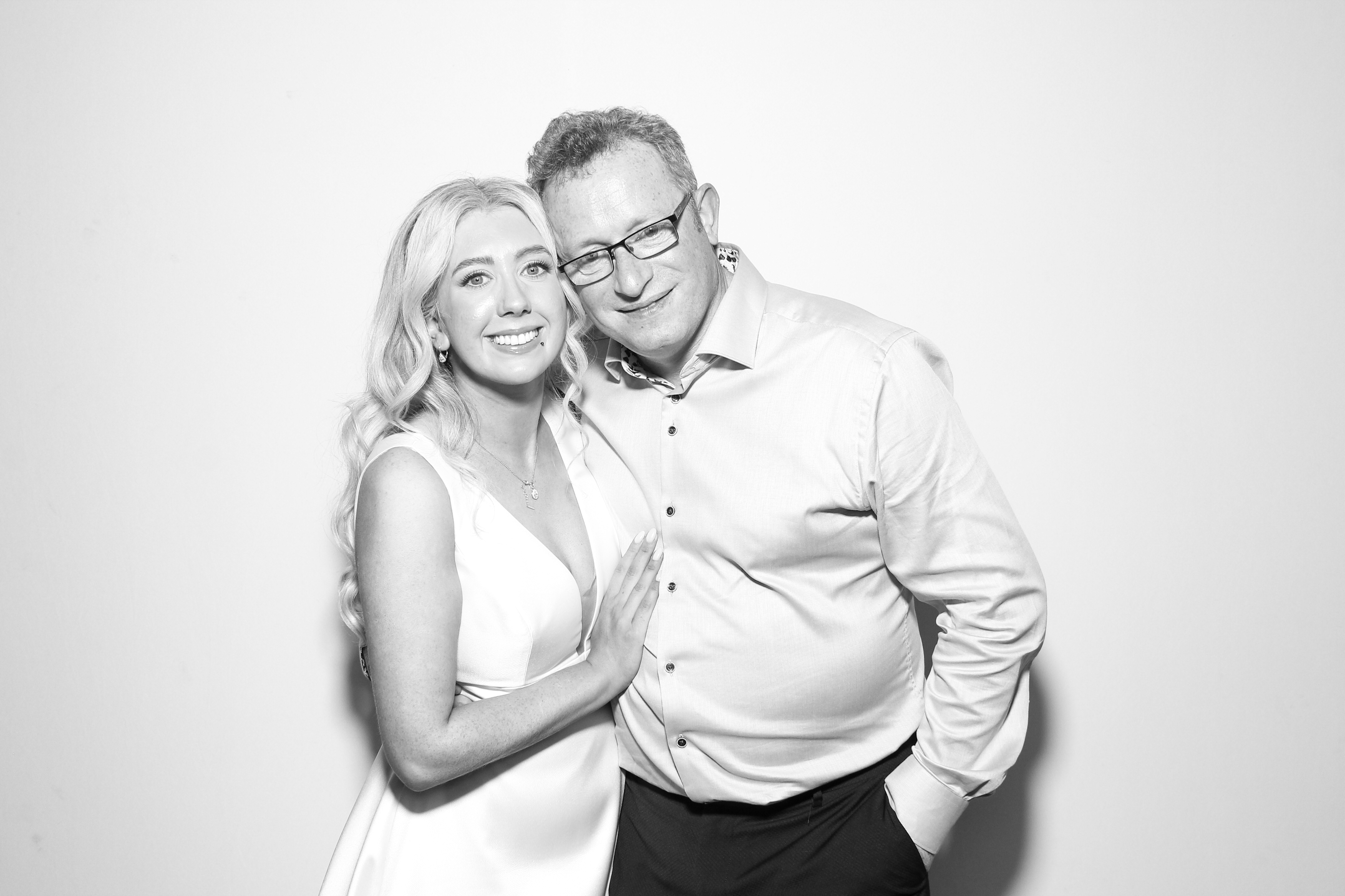 Nicola & Gary | View more photos from the event at gallery.snapmagic.ie/u/SnapMagic/Nicola-Gary