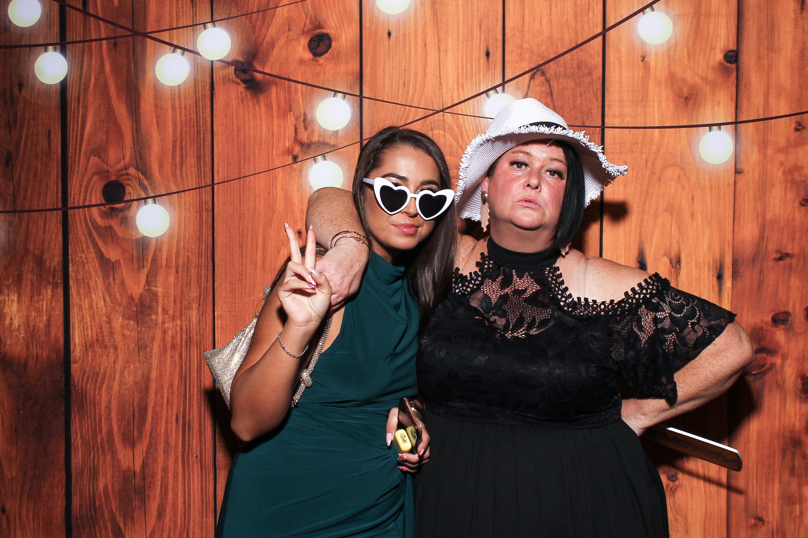 Pauline & Evan | View more photos from the event at gallery.snapmagic.ie/u/SnapMagic/Pauline-Evan