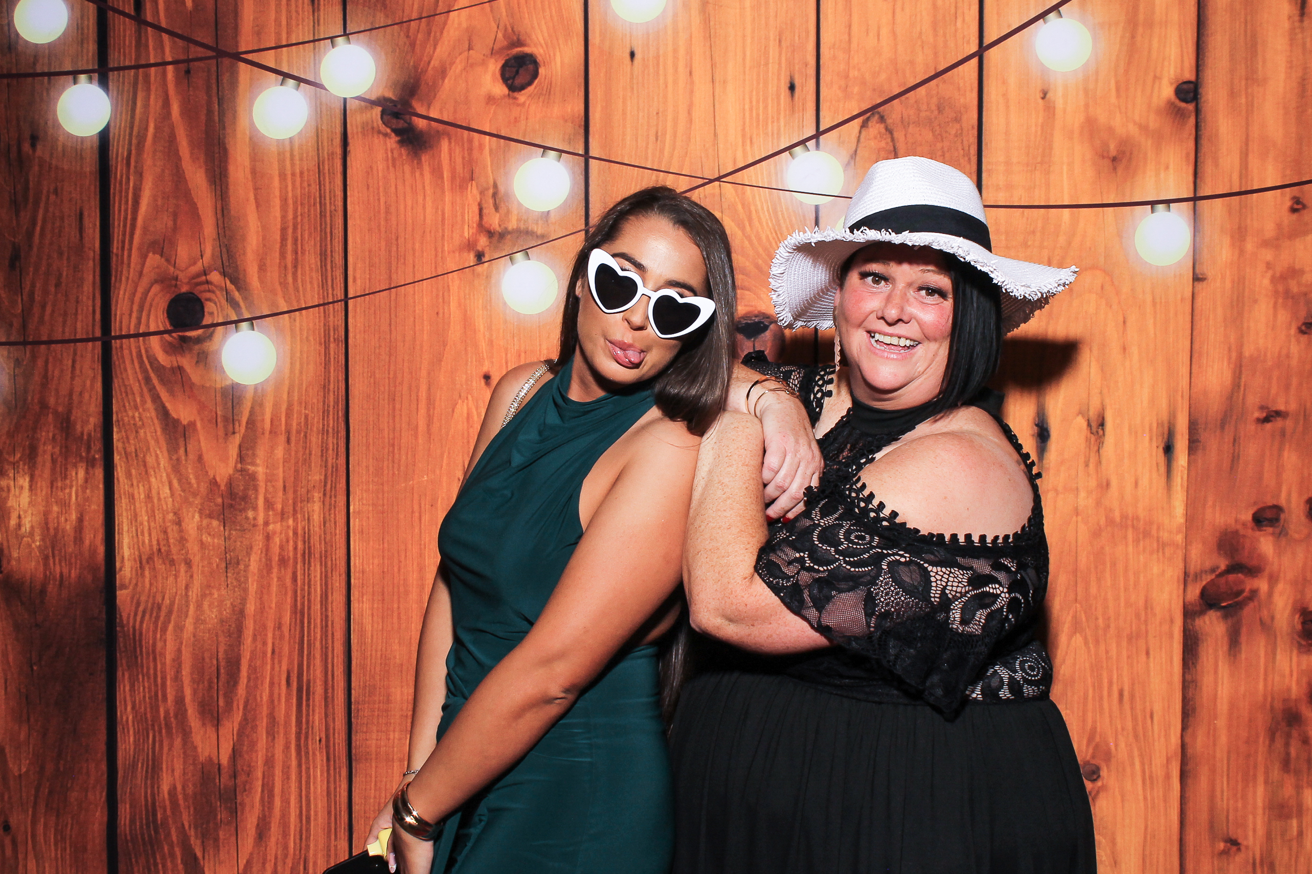 Pauline & Evan | View more photos from the event at gallery.snapmagic.ie/u/SnapMagic/Pauline-Evan