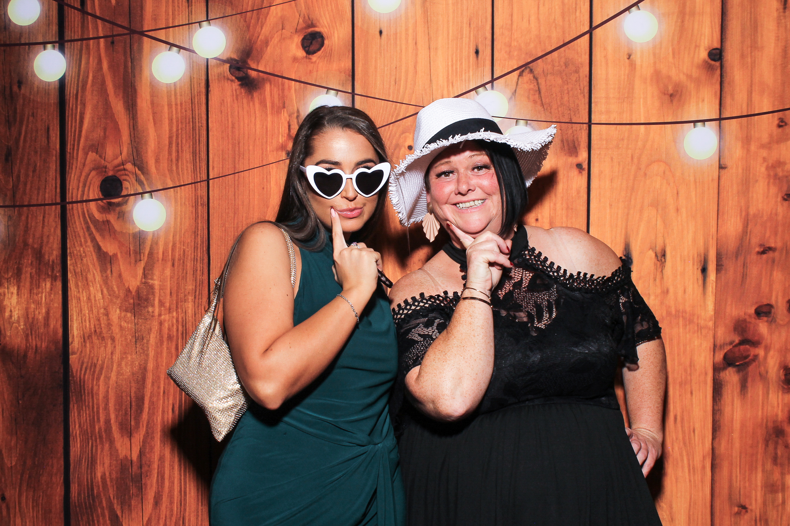 Pauline & Evan | View more photos from the event at gallery.snapmagic.ie/u/SnapMagic/Pauline-Evan