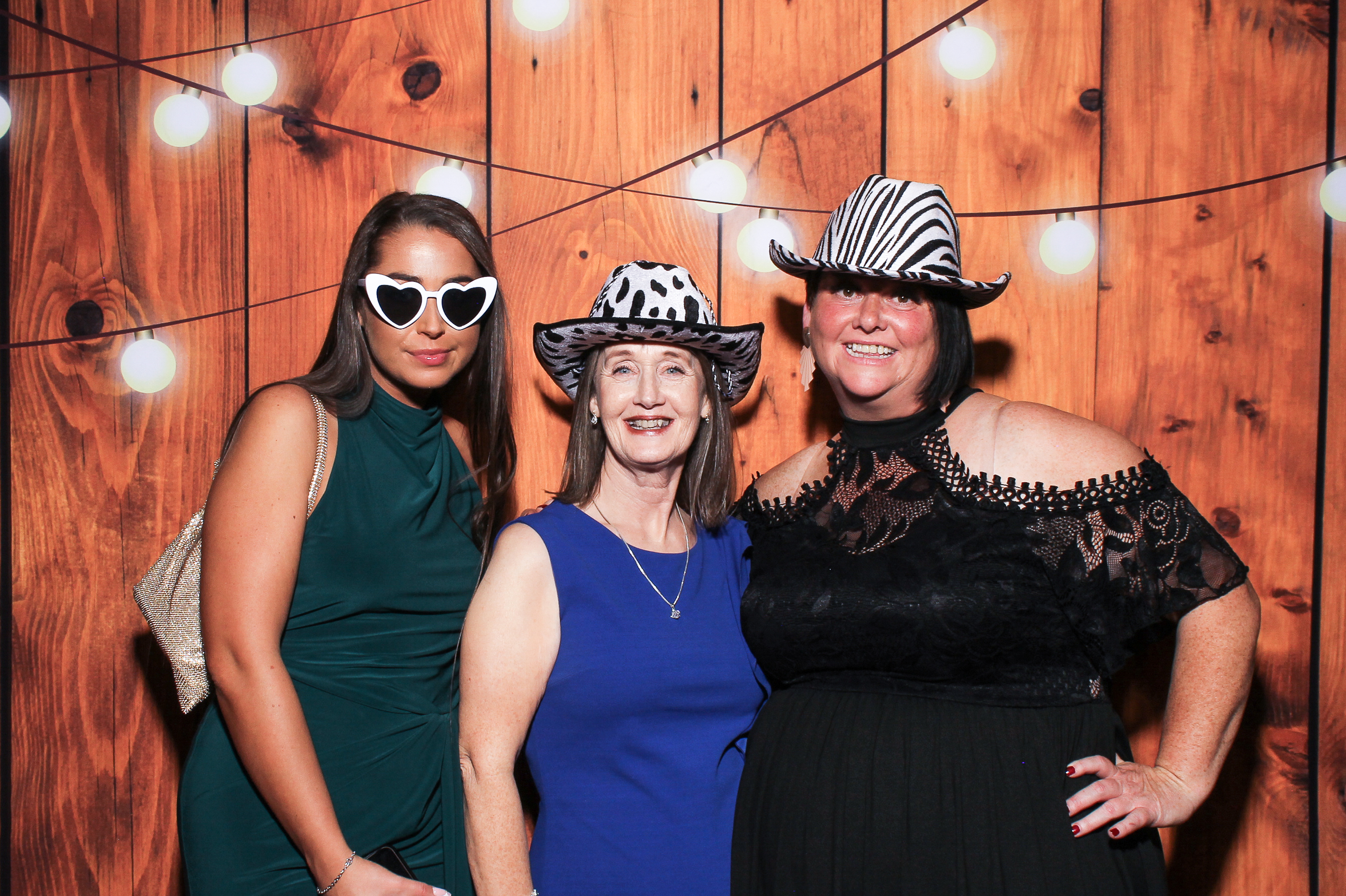 Pauline & Evan | View more photos from the event at gallery.snapmagic.ie/u/SnapMagic/Pauline-Evan