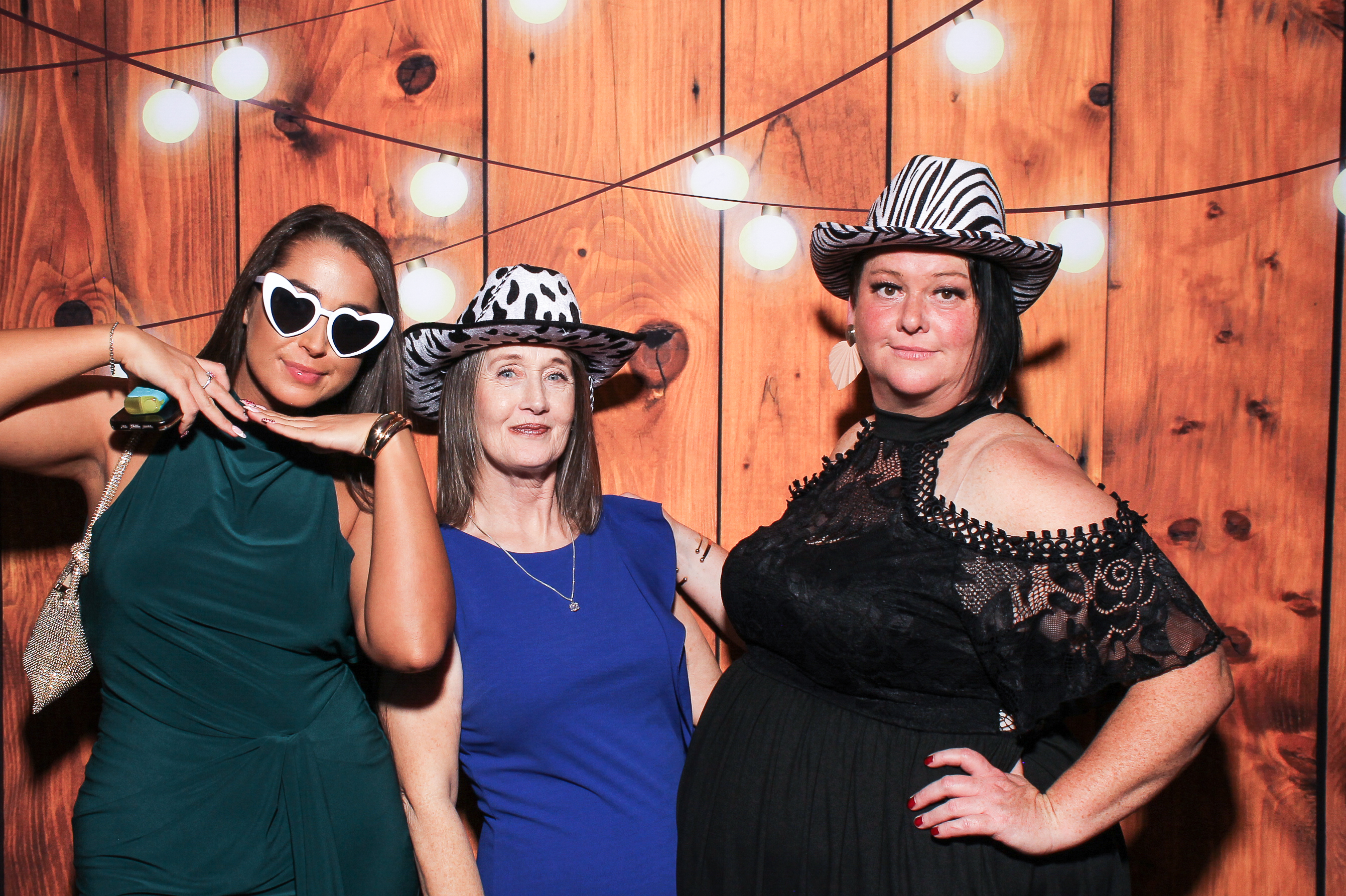 Pauline & Evan | View more photos from the event at gallery.snapmagic.ie/u/SnapMagic/Pauline-Evan