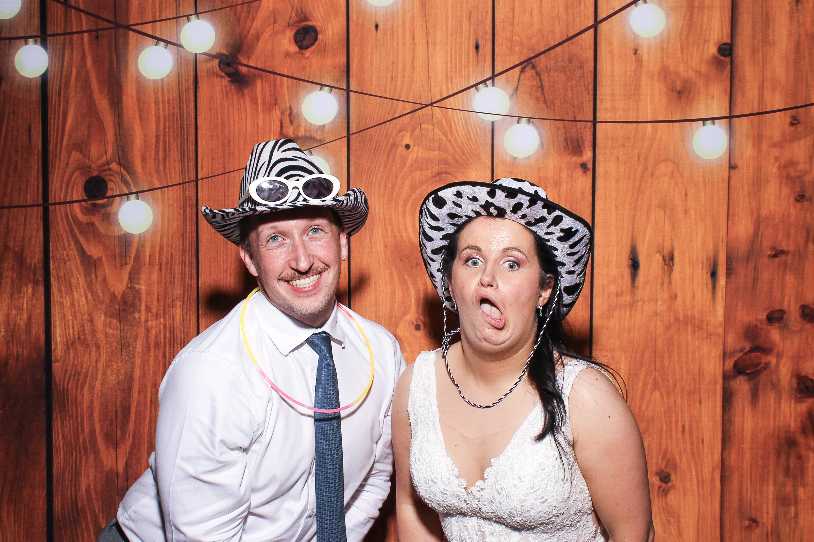 Pauline & Evan | View more photos from the event at gallery.snapmagic.ie/u/SnapMagic/Pauline-Evan