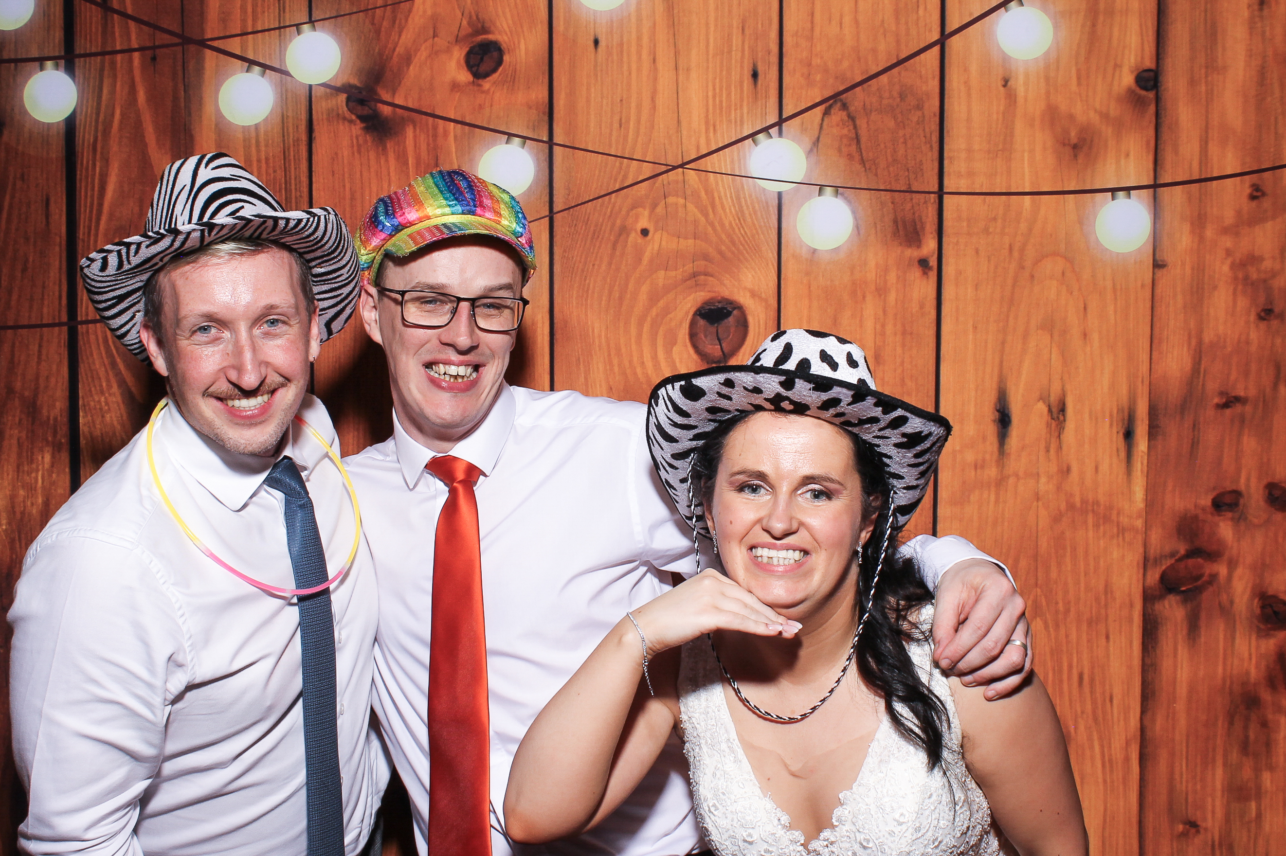 Pauline & Evan | View more photos from the event at gallery.snapmagic.ie/u/SnapMagic/Pauline-Evan