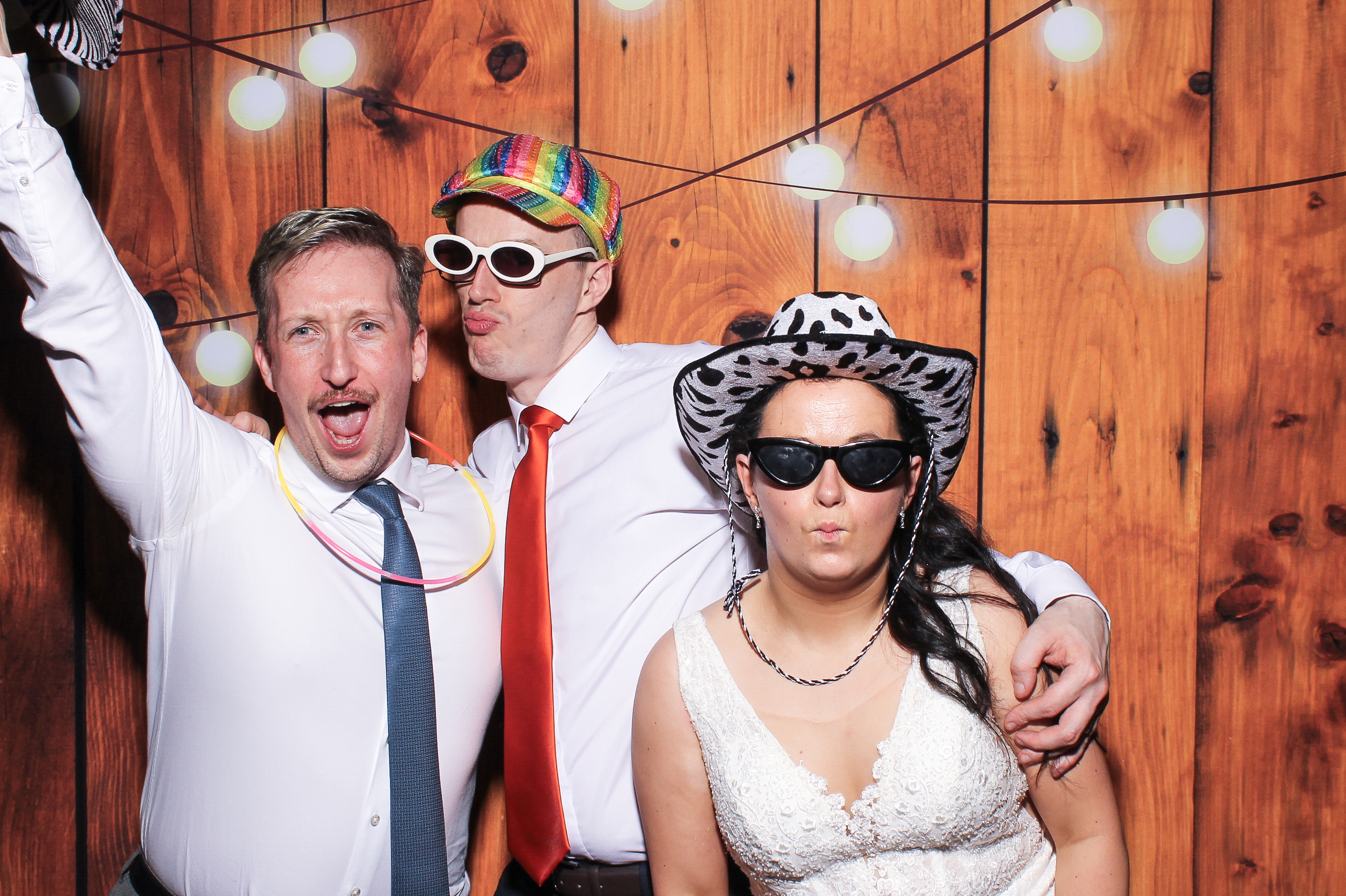 Pauline & Evan | View more photos from the event at gallery.snapmagic.ie/u/SnapMagic/Pauline-Evan