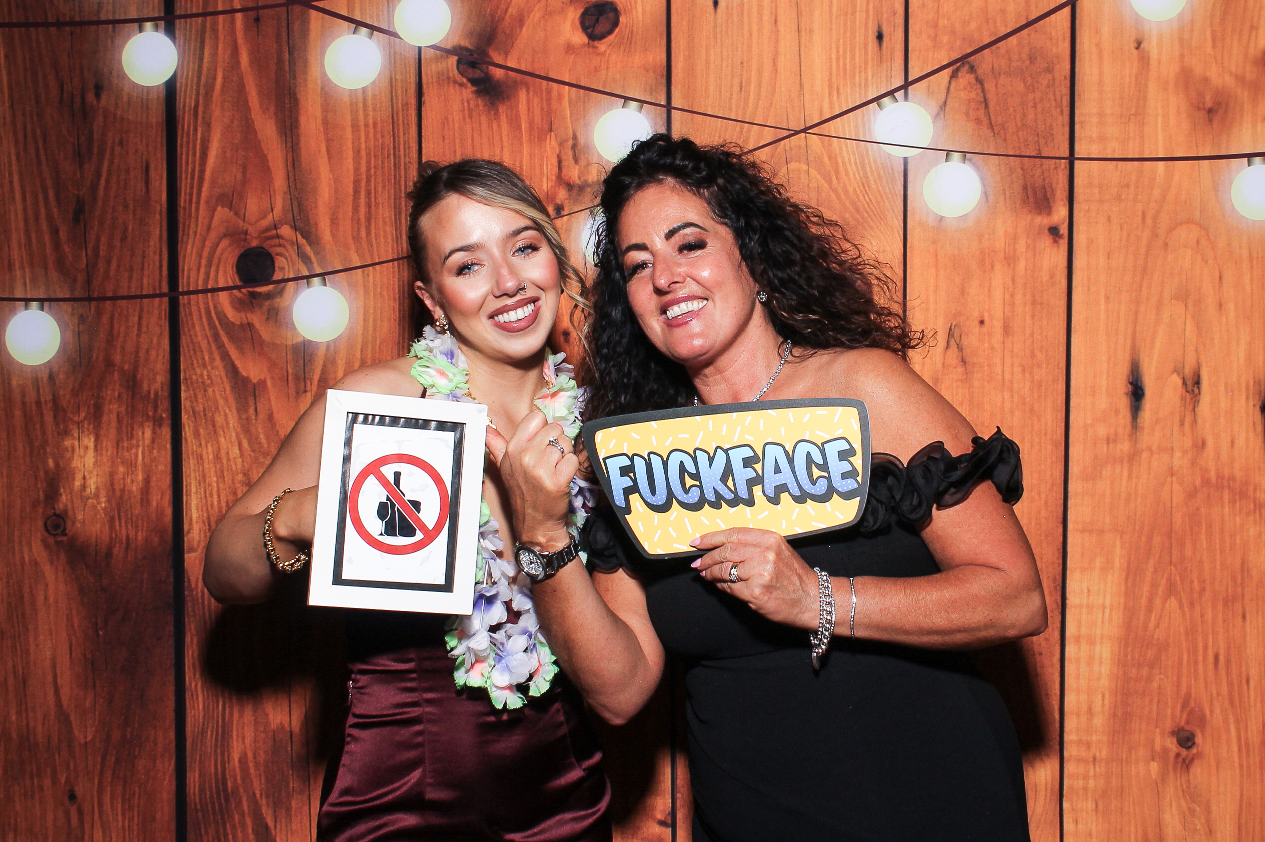 Pauline & Evan | View more photos from the event at gallery.snapmagic.ie/u/SnapMagic/Pauline-Evan