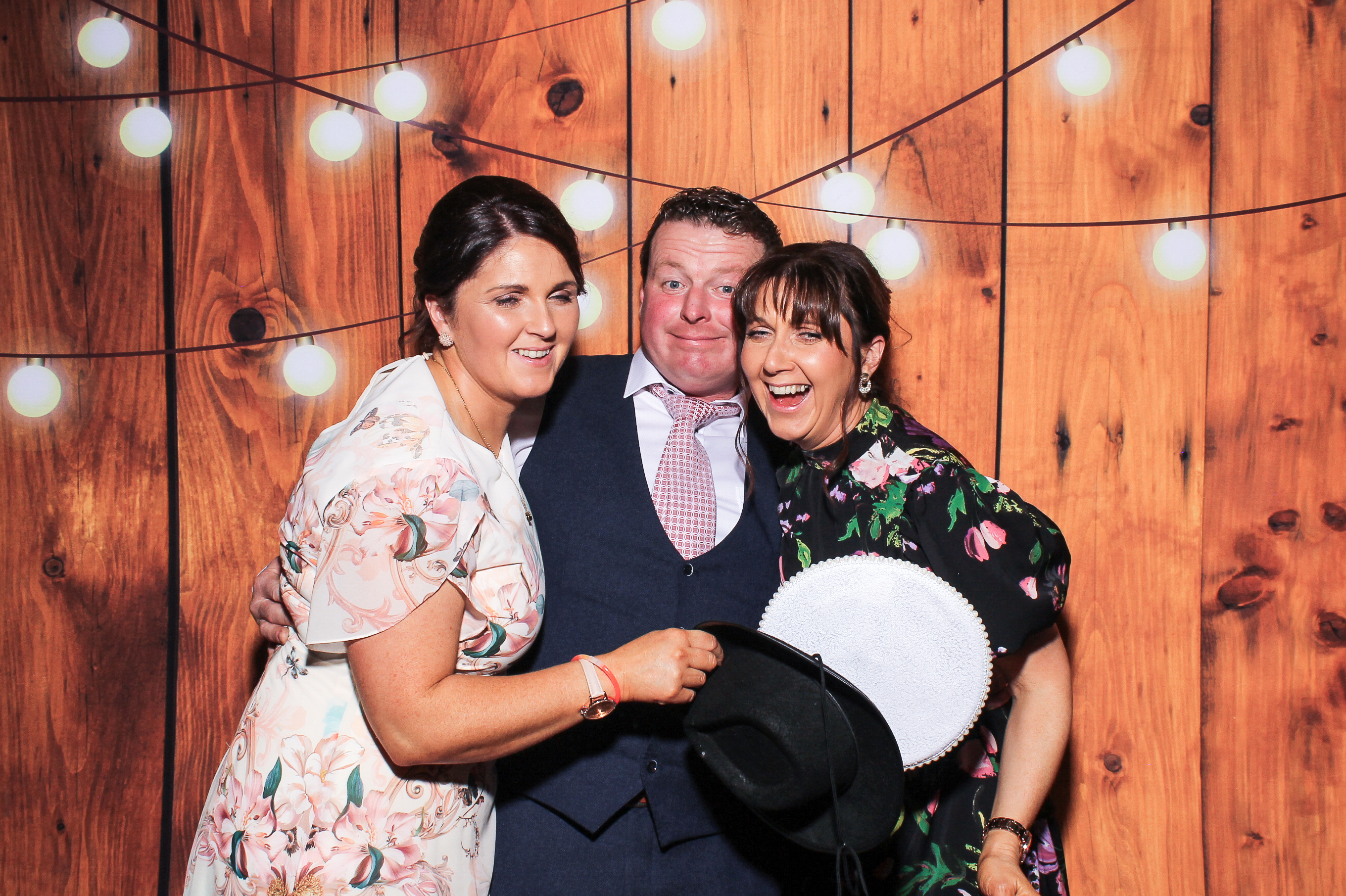 Pauline & Evan | View more photos from the event at gallery.snapmagic.ie/u/SnapMagic/Pauline-Evan