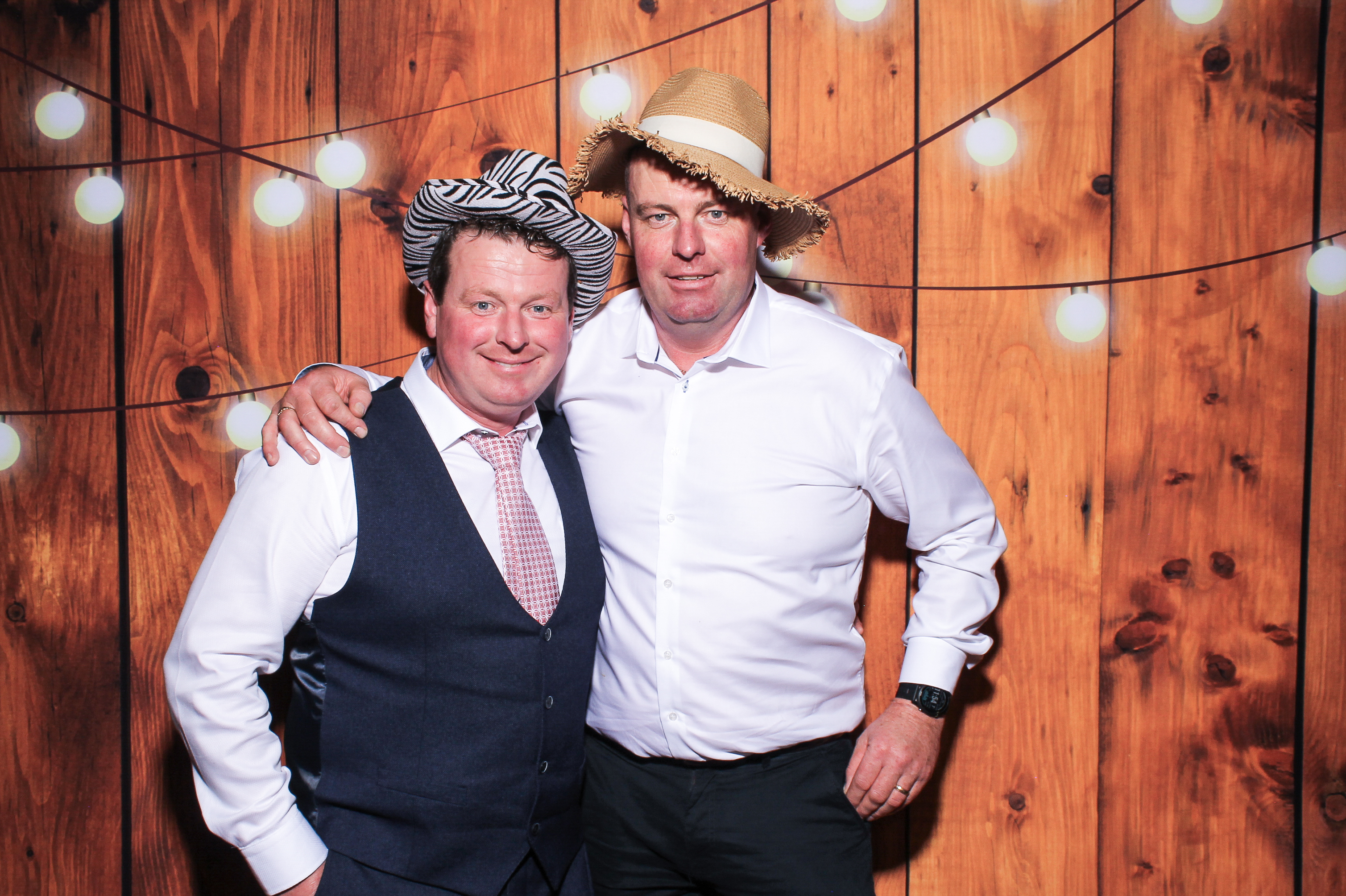 Pauline & Evan | View more photos from the event at gallery.snapmagic.ie/u/SnapMagic/Pauline-Evan