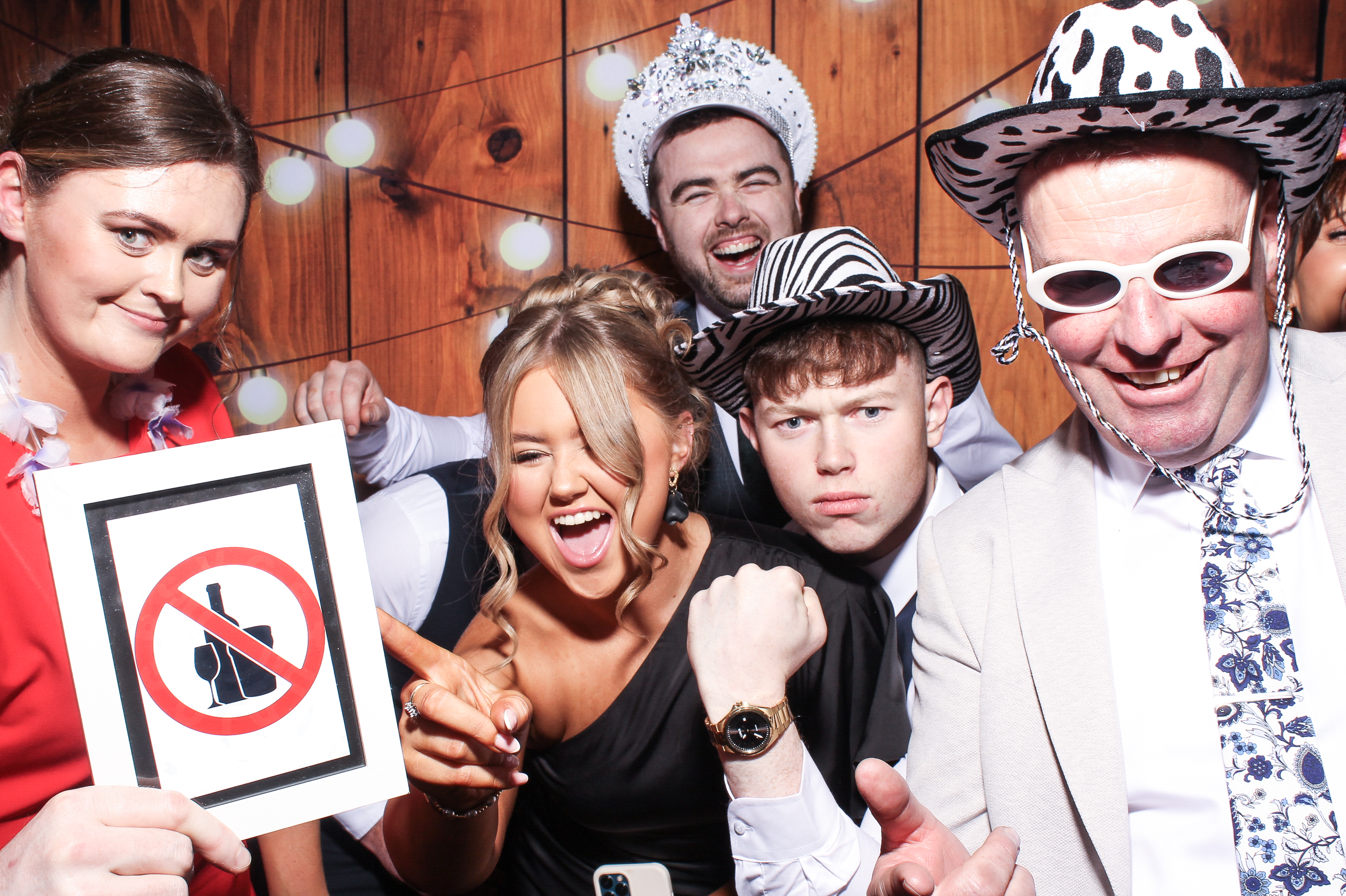 Pauline & Evan | View more photos from the event at gallery.snapmagic.ie/u/SnapMagic/Pauline-Evan