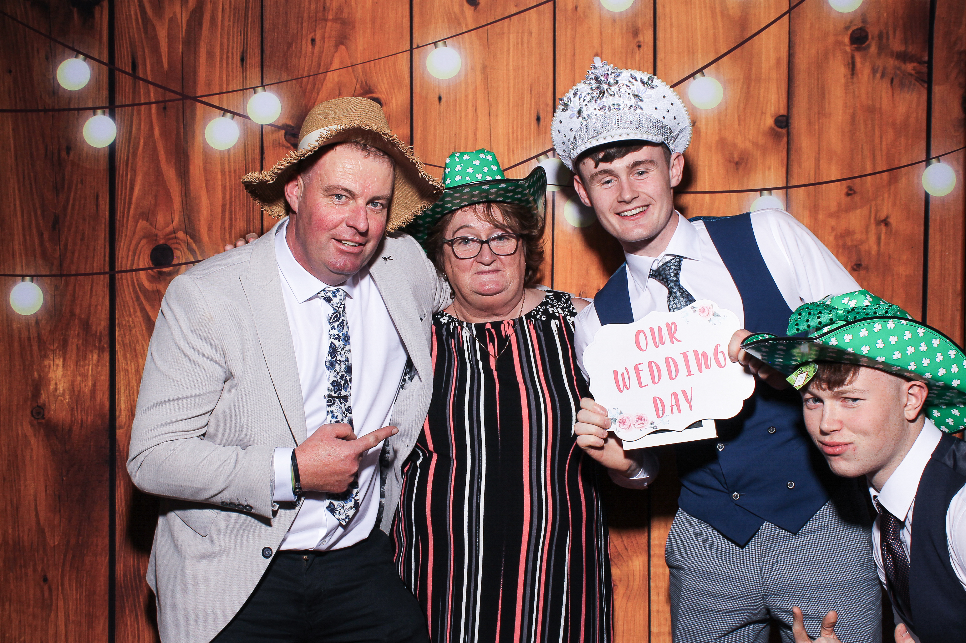 Pauline & Evan | View more photos from the event at gallery.snapmagic.ie/u/SnapMagic/Pauline-Evan