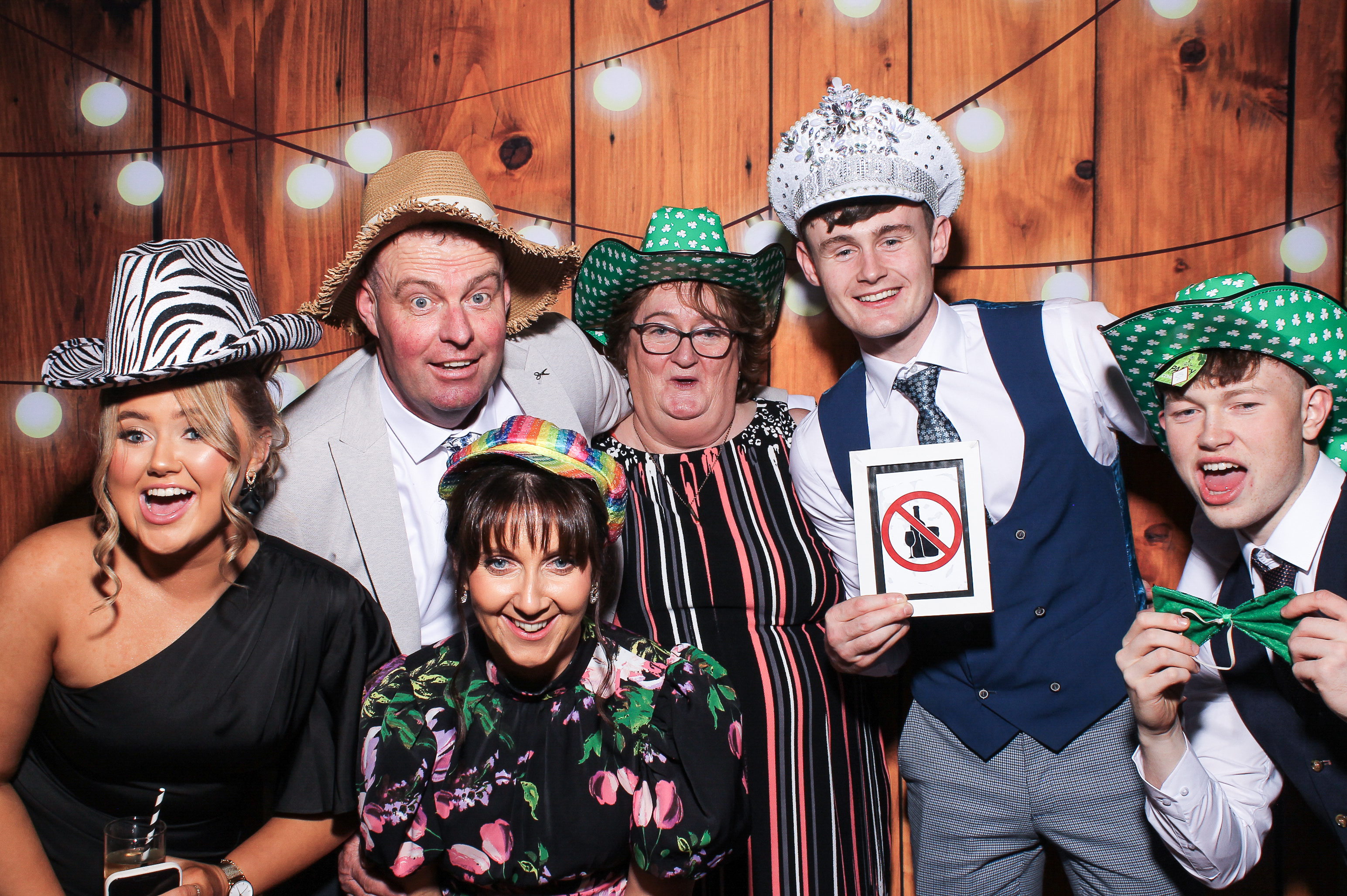 Pauline & Evan | View more photos from the event at gallery.snapmagic.ie/u/SnapMagic/Pauline-Evan