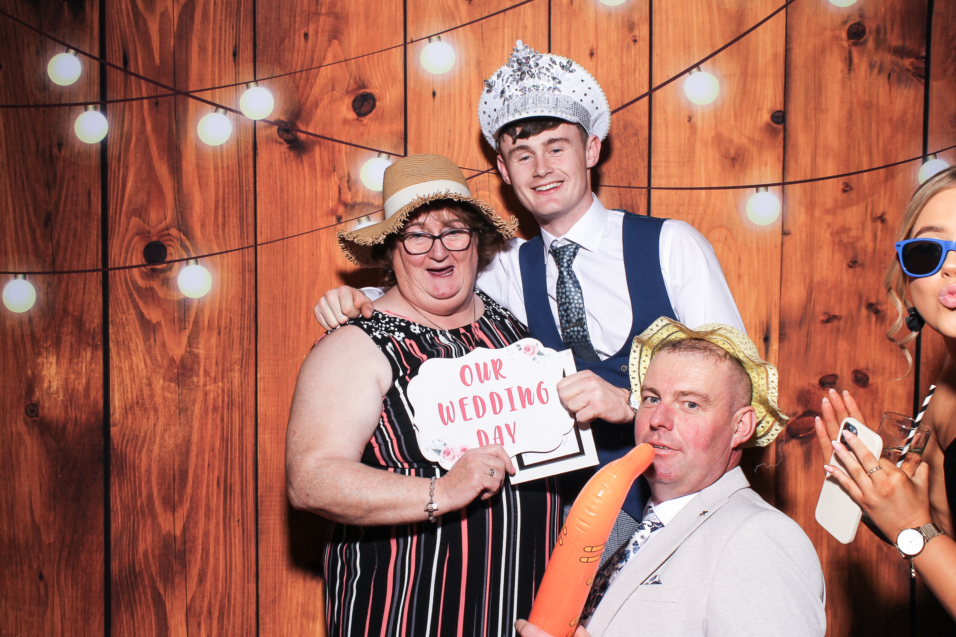 Pauline & Evan | View more photos from the event at gallery.snapmagic.ie/u/SnapMagic/Pauline-Evan