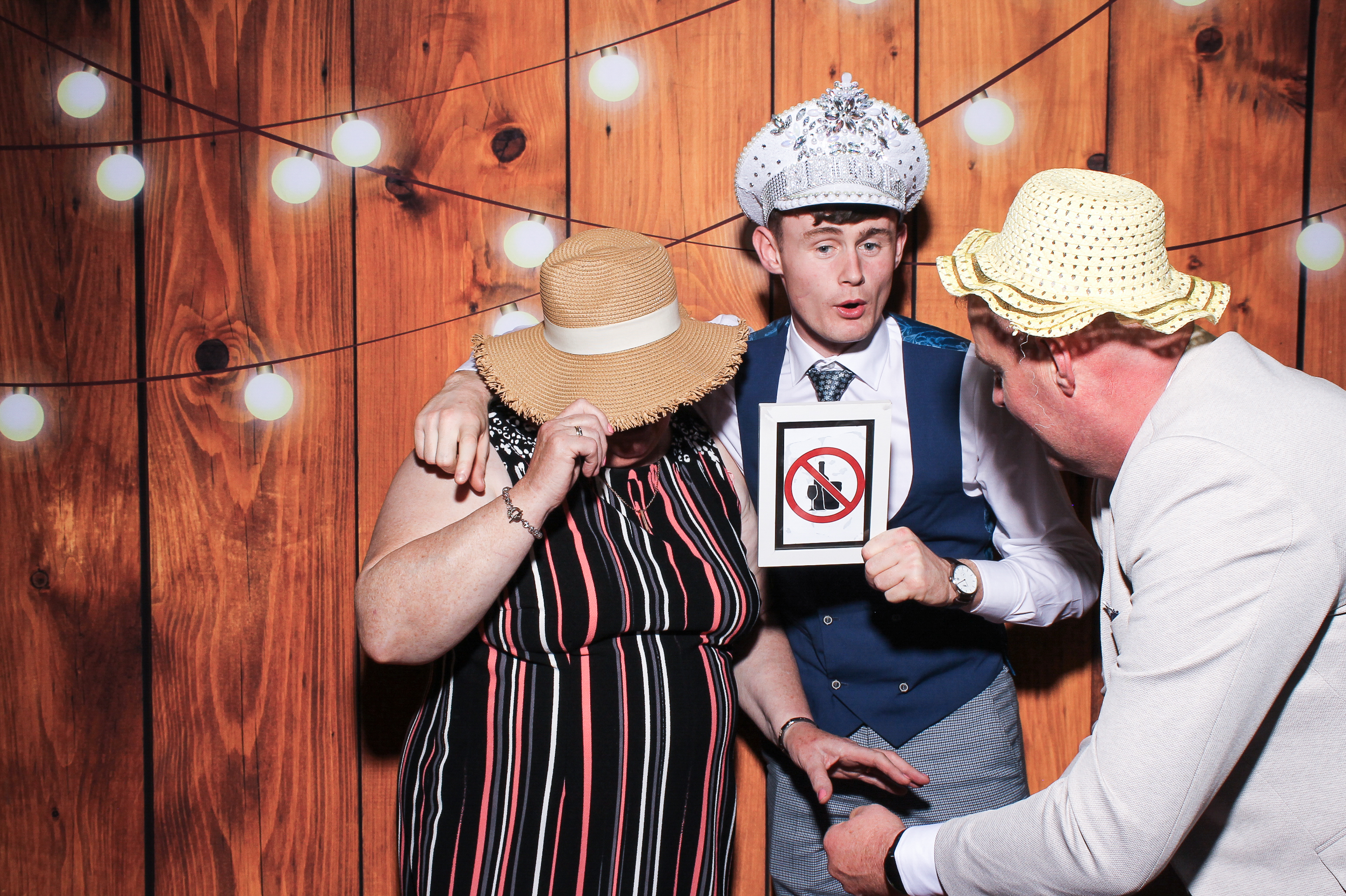 Pauline & Evan | View more photos from the event at gallery.snapmagic.ie/u/SnapMagic/Pauline-Evan