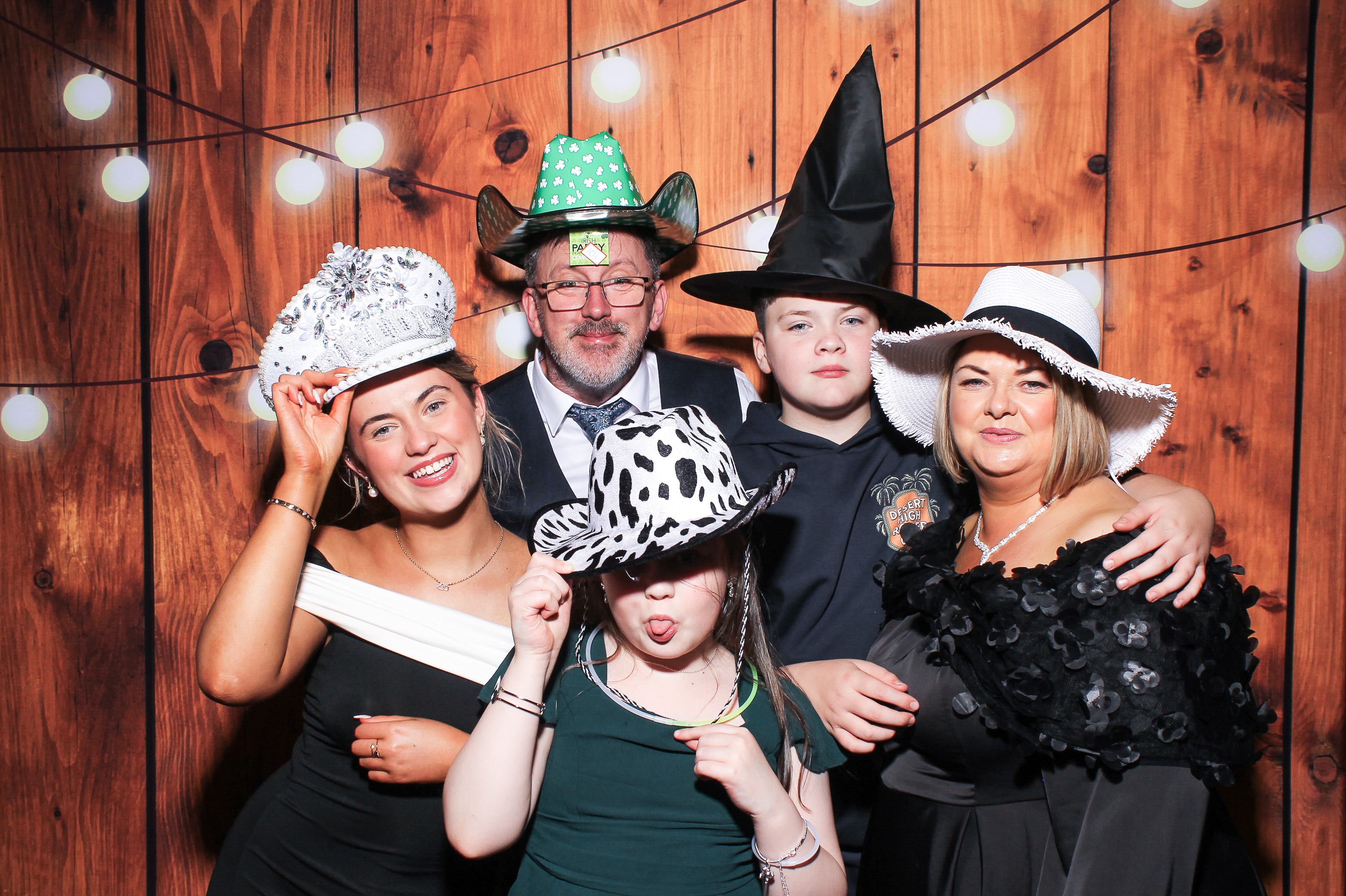 Pauline & Evan | View more photos from the event at gallery.snapmagic.ie/u/SnapMagic/Pauline-Evan