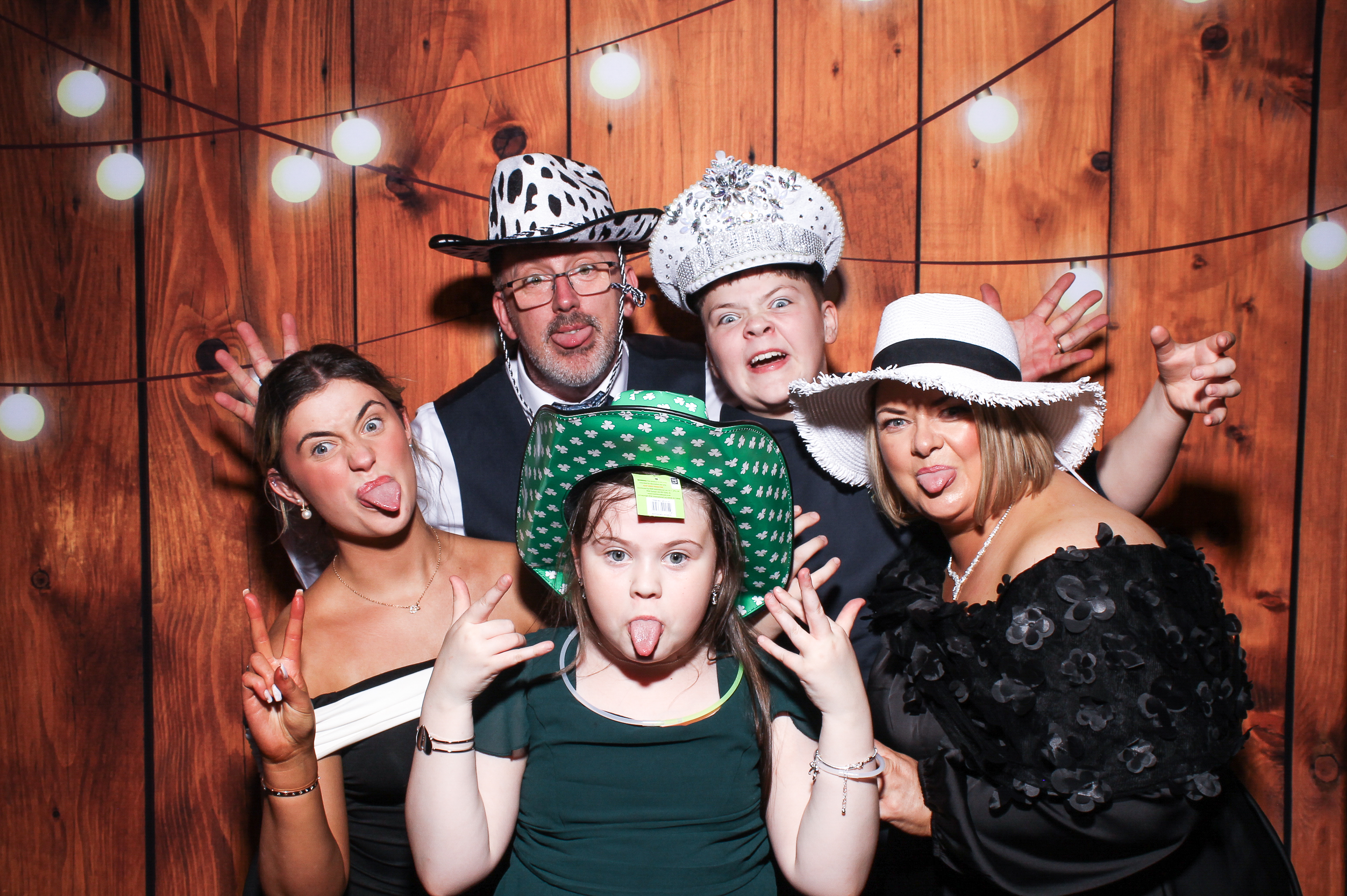 Pauline & Evan | View more photos from the event at gallery.snapmagic.ie/u/SnapMagic/Pauline-Evan