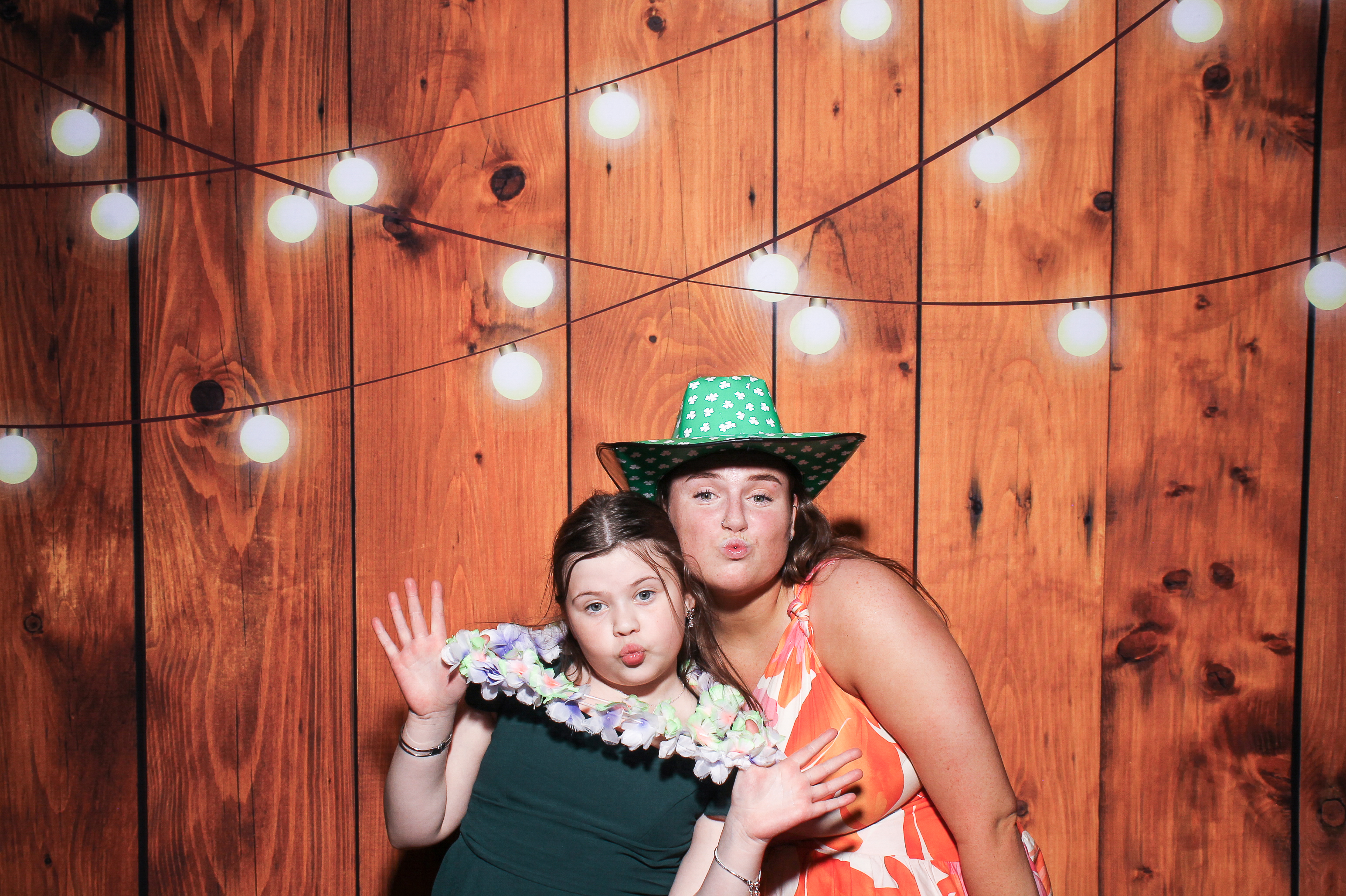 Pauline & Evan | View more photos from the event at gallery.snapmagic.ie/u/SnapMagic/Pauline-Evan