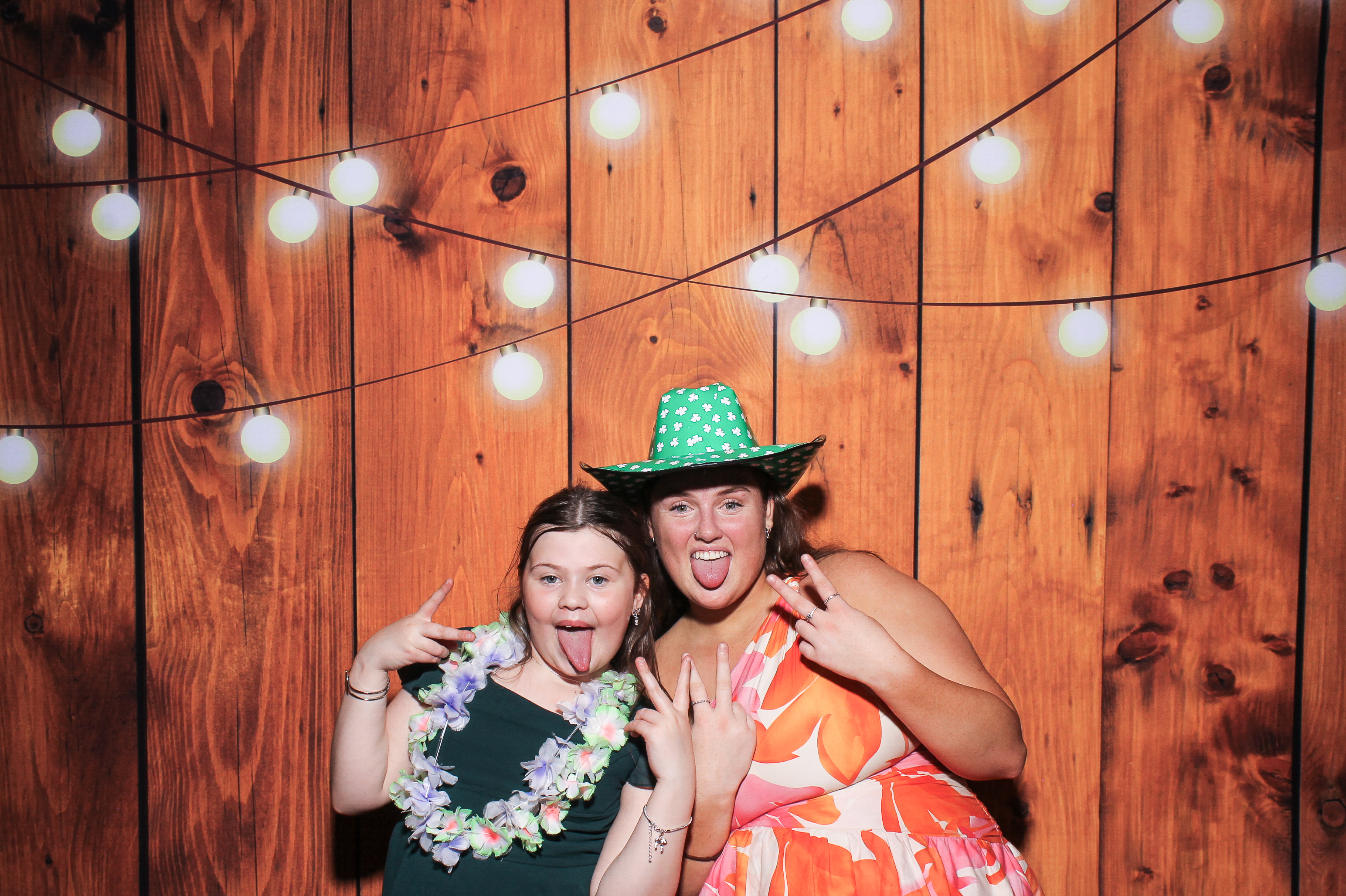 Pauline & Evan | View more photos from the event at gallery.snapmagic.ie/u/SnapMagic/Pauline-Evan