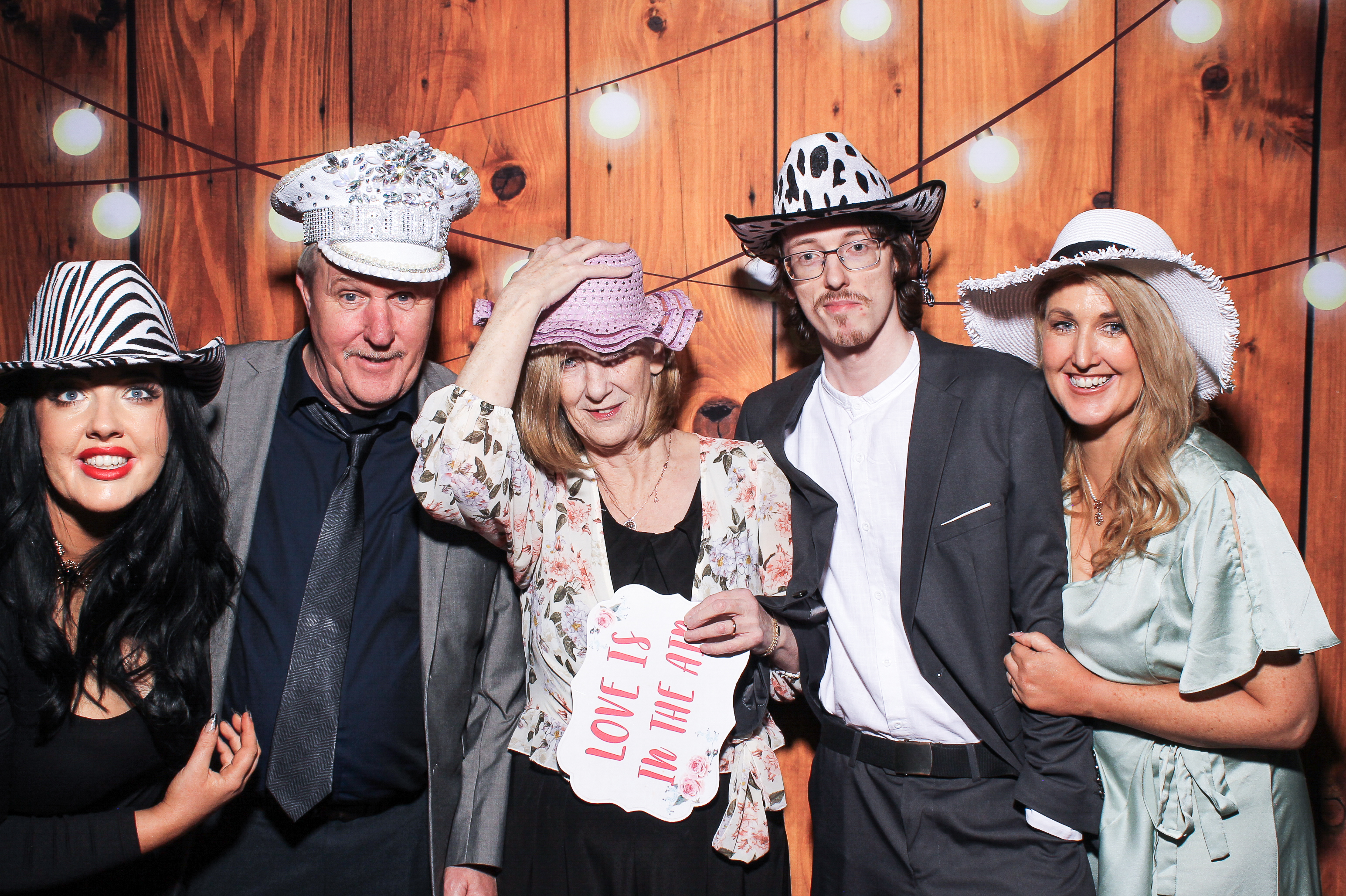 Pauline & Evan | View more photos from the event at gallery.snapmagic.ie/u/SnapMagic/Pauline-Evan