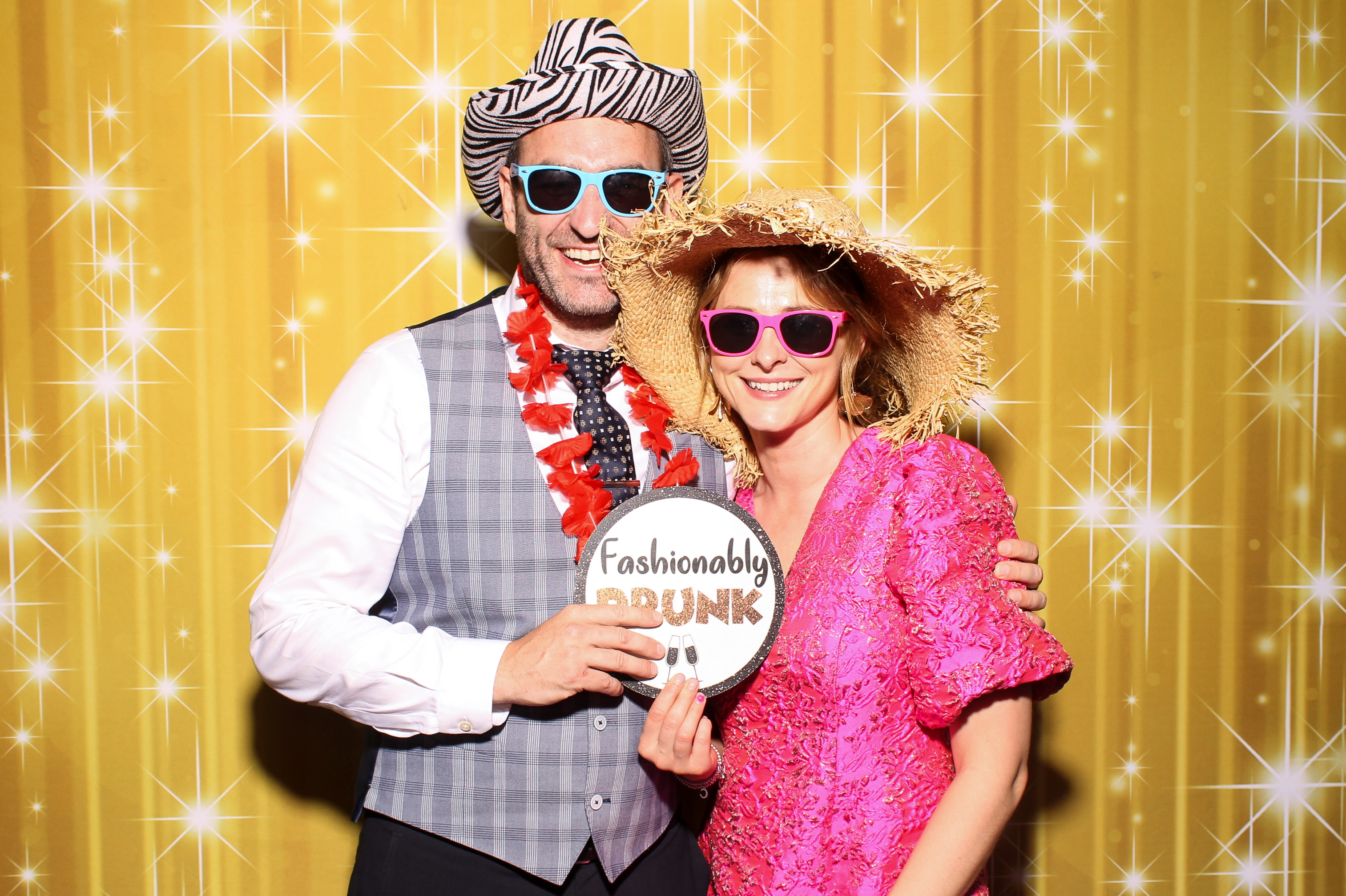 Rachel & Mick | View more photos from the event at gallery.snapmagic.ie/u/SnapMagic/Rachel-Mick