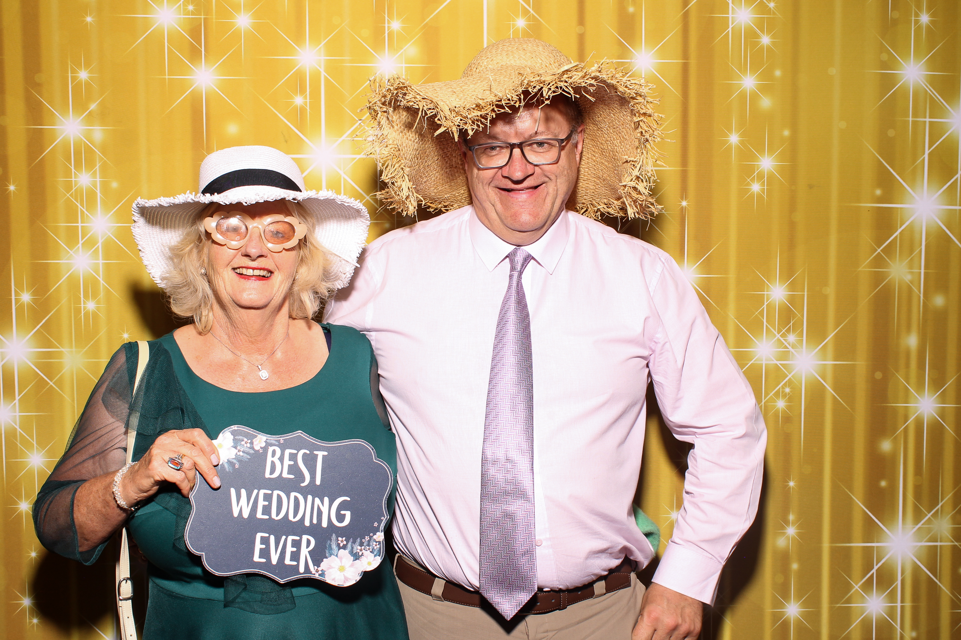 Rachel & Mick | View more photos from the event at gallery.snapmagic.ie/u/SnapMagic/Rachel-Mick