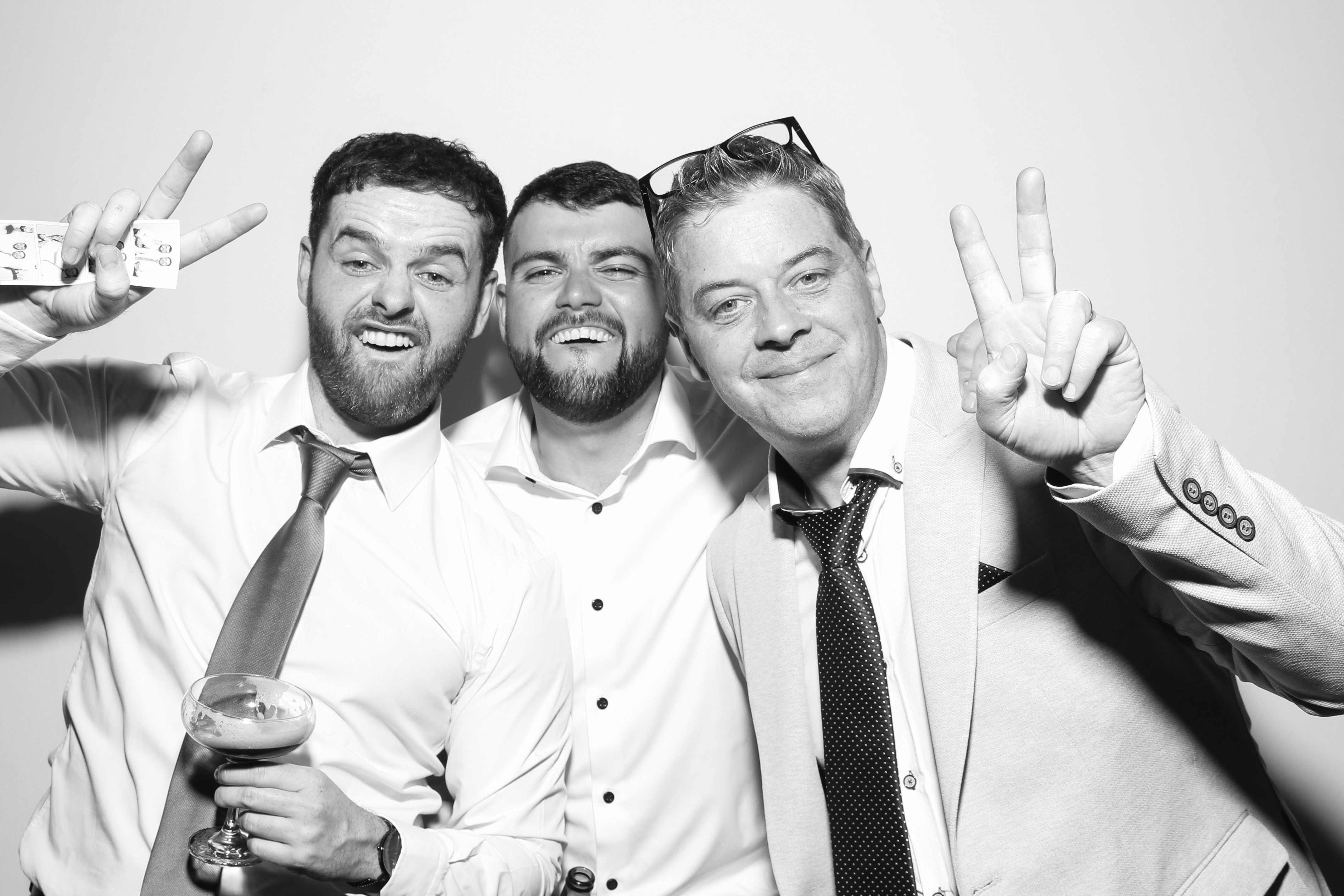 Sarah & James | View more photos from the event at gallery.snapmagic.ie/u/SnapMagic/Sarah-James