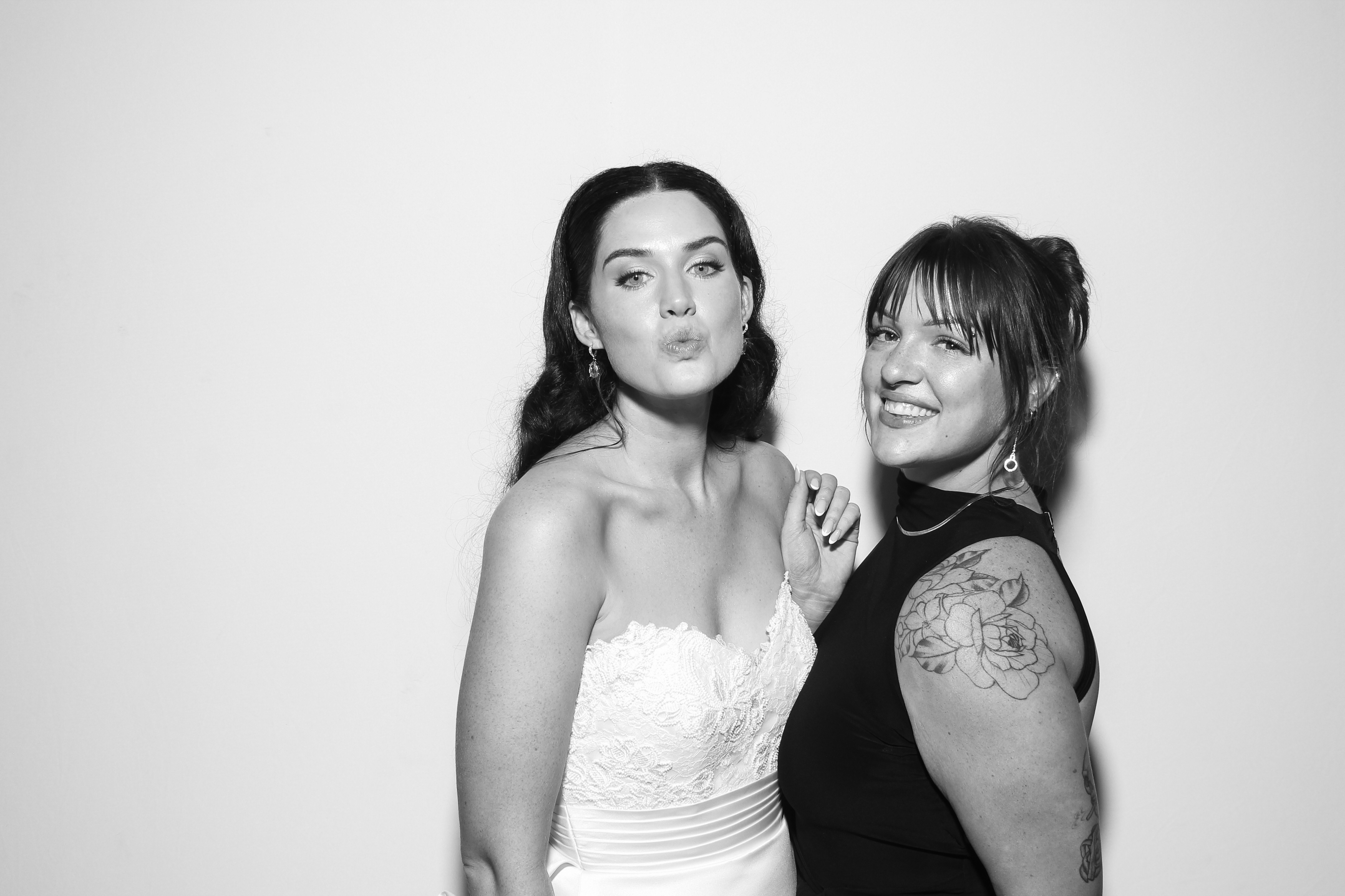 Sarah & James | View more photos from the event at gallery.snapmagic.ie/u/SnapMagic/Sarah-James