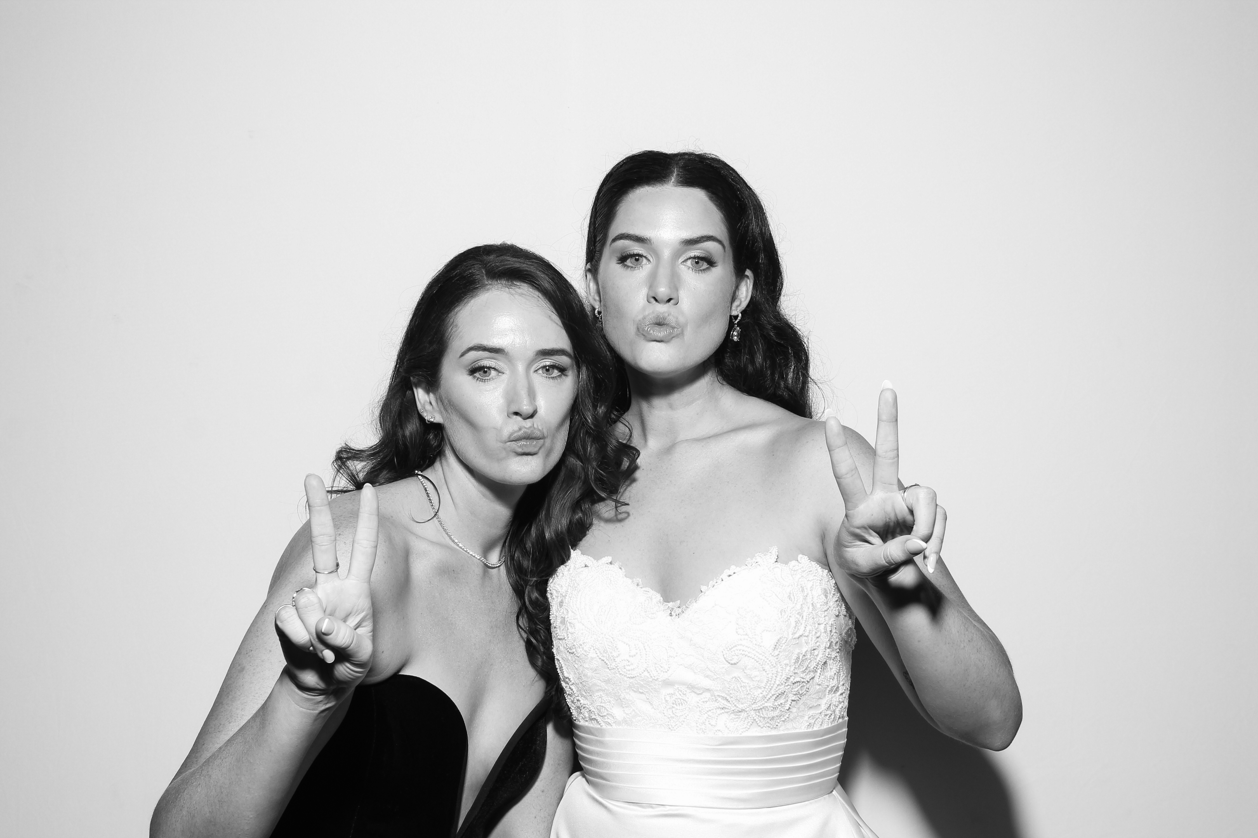 Sarah & James | View more photos from the event at gallery.snapmagic.ie/u/SnapMagic/Sarah-James